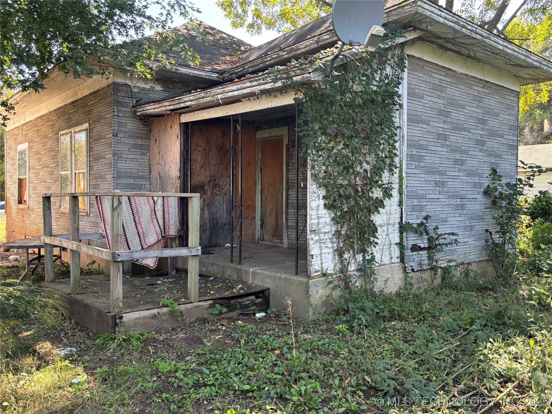 131 S 4th Property Photo 1