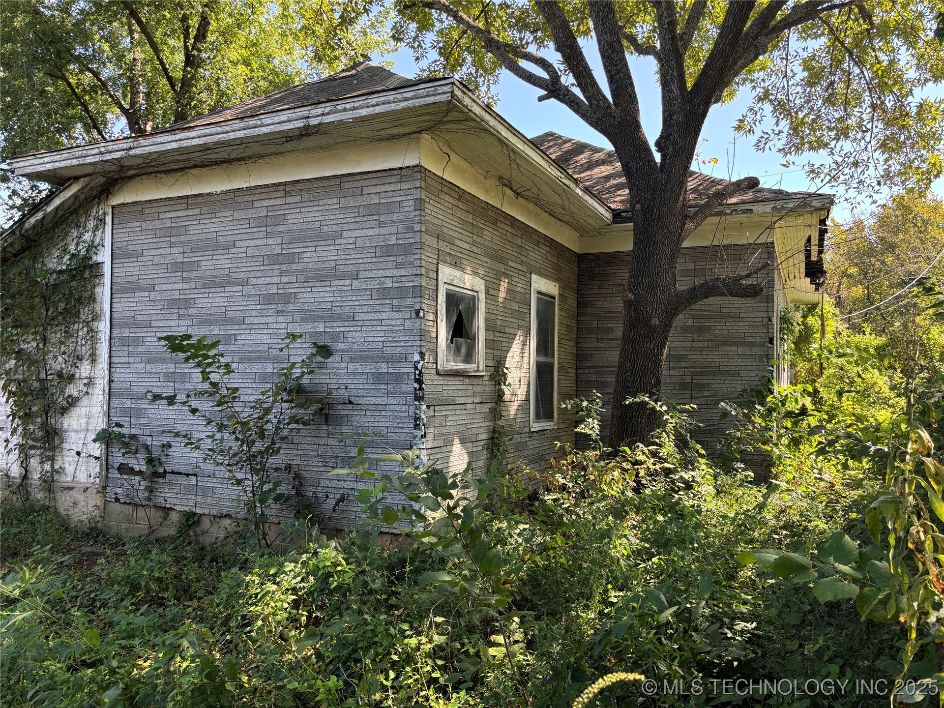 131 S 4th Property Photo 2