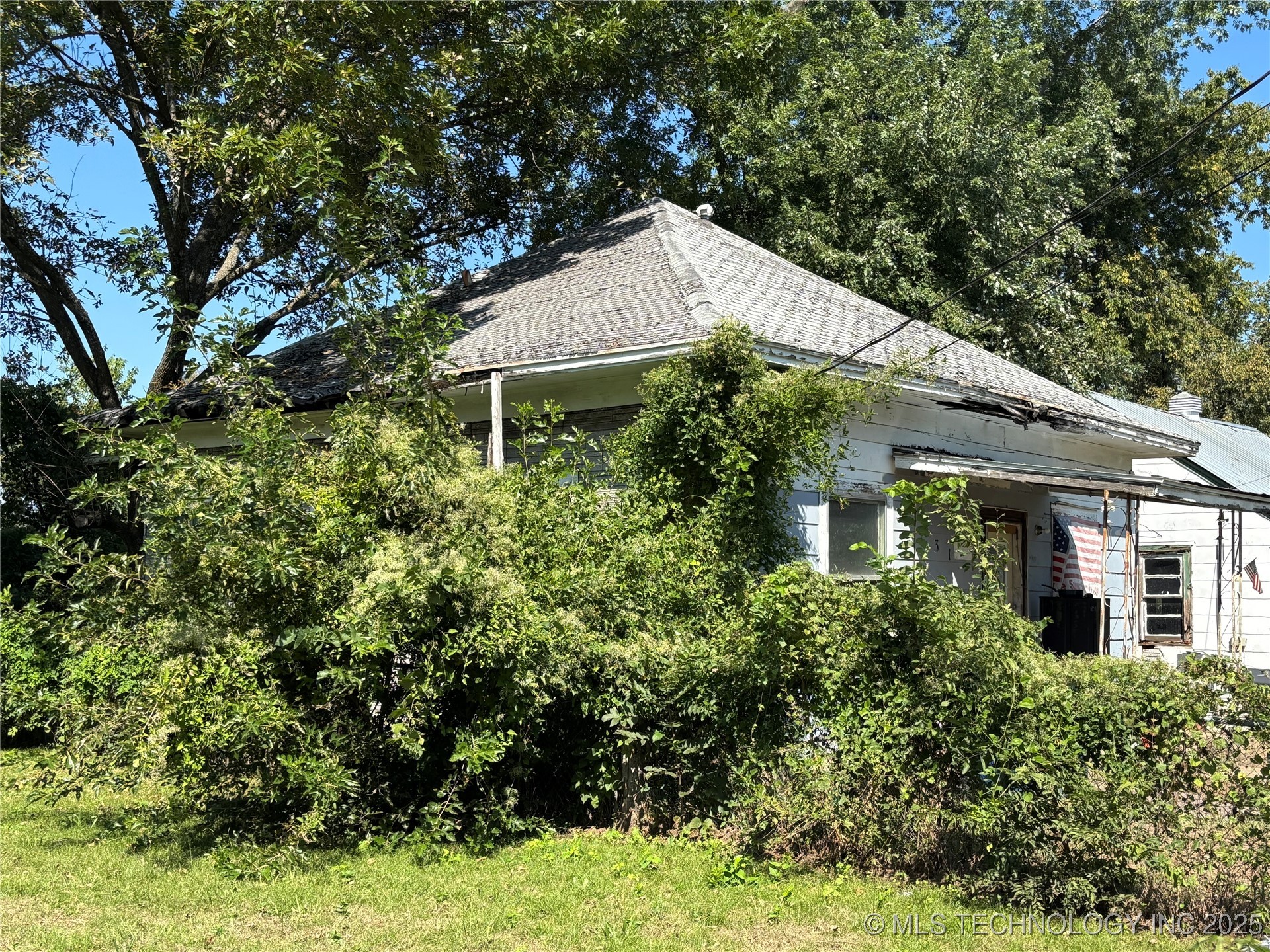 131 S 4th Property Photo 3