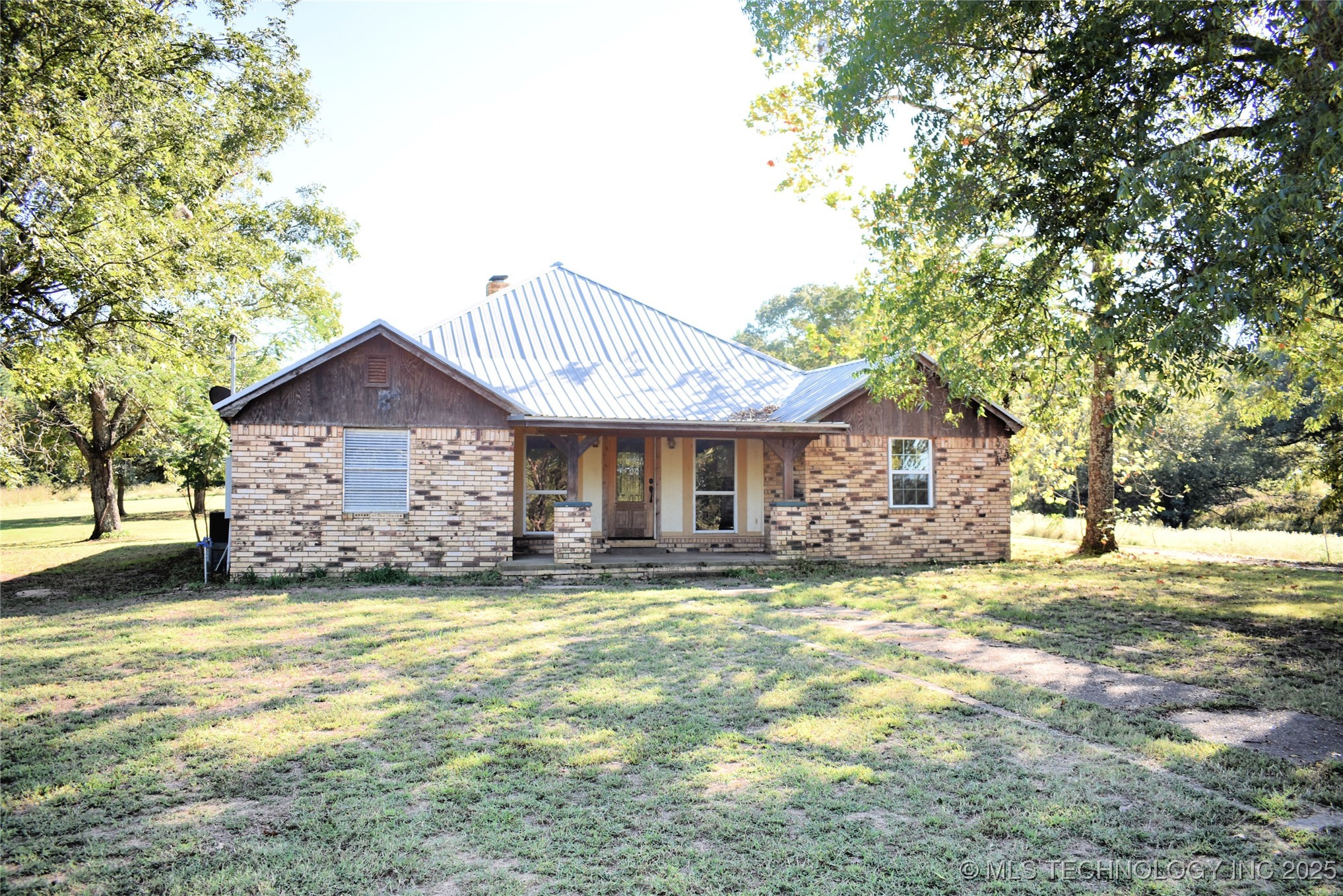 412098 E 1920 Road Property Photo 3