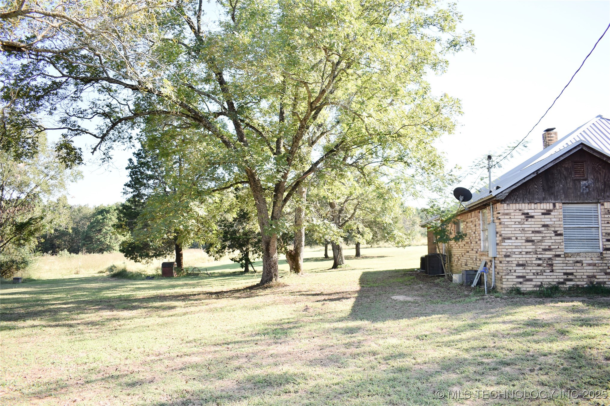 412098 E 1920 Road Property Photo 4