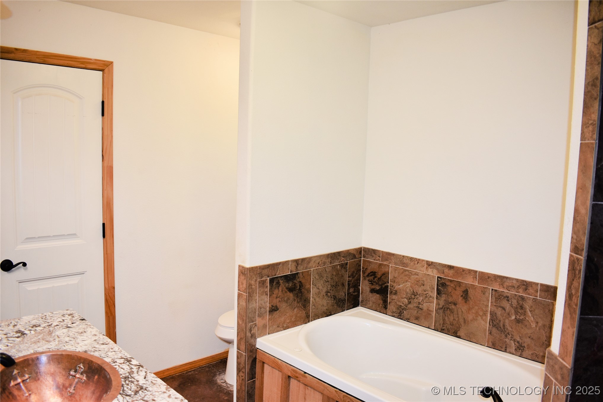 412098 E 1920 Road Property Photo 6