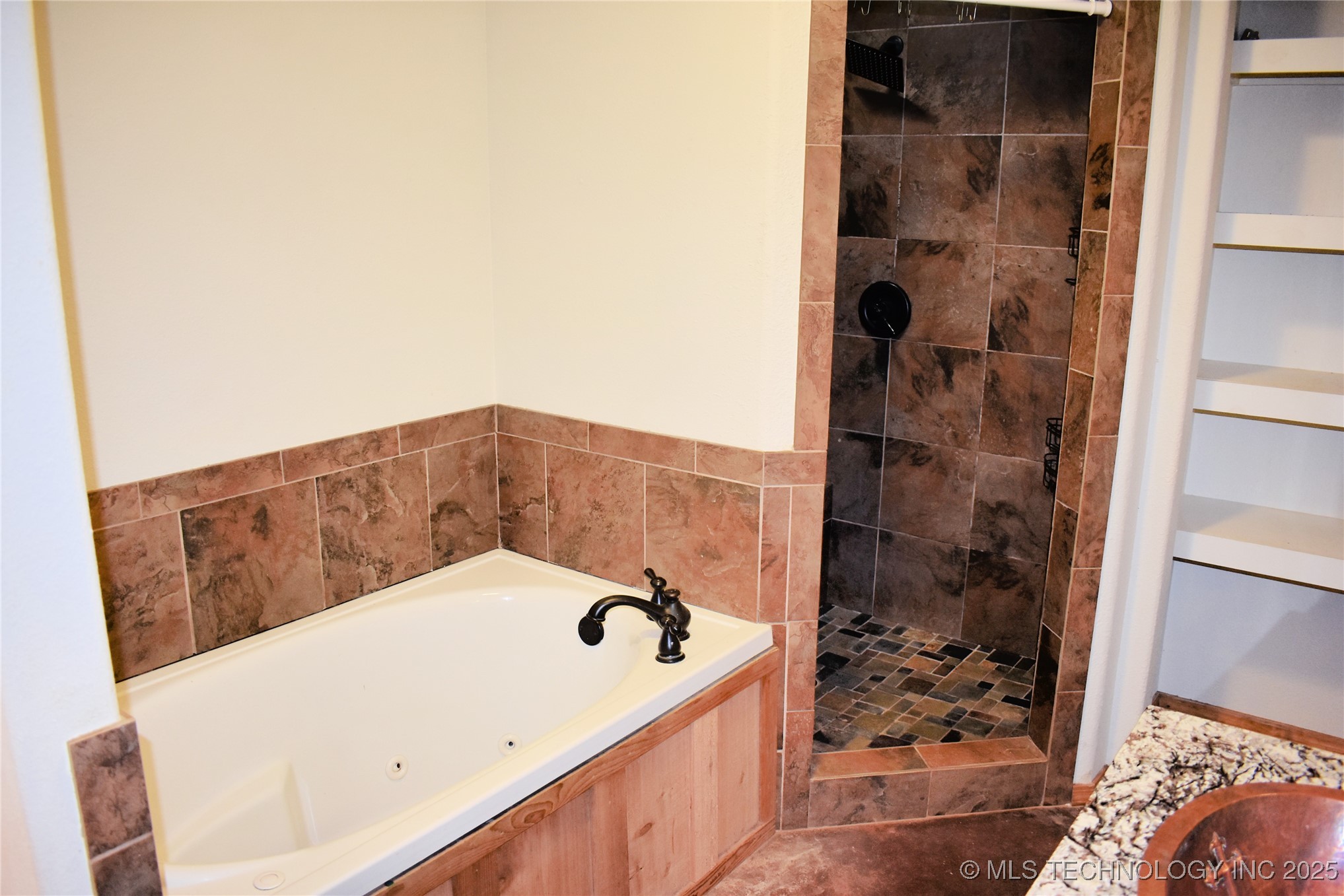 412098 E 1920 Road Property Photo 7