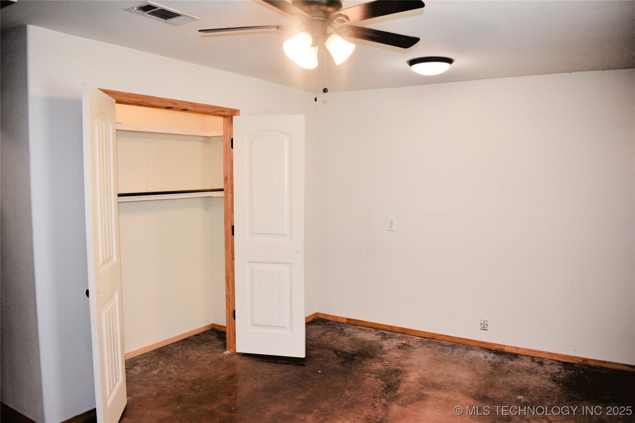 412098 E 1920 Road Property Photo 12