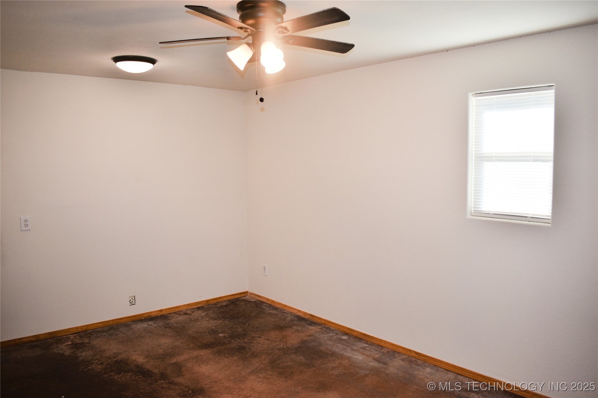 412098 E 1920 Road Property Photo 14