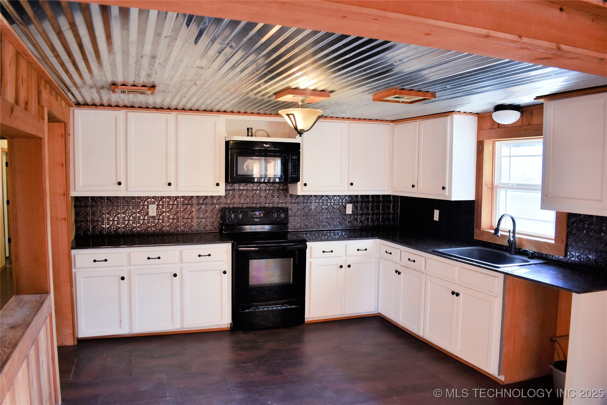 412098 E 1920 Road Property Photo 15