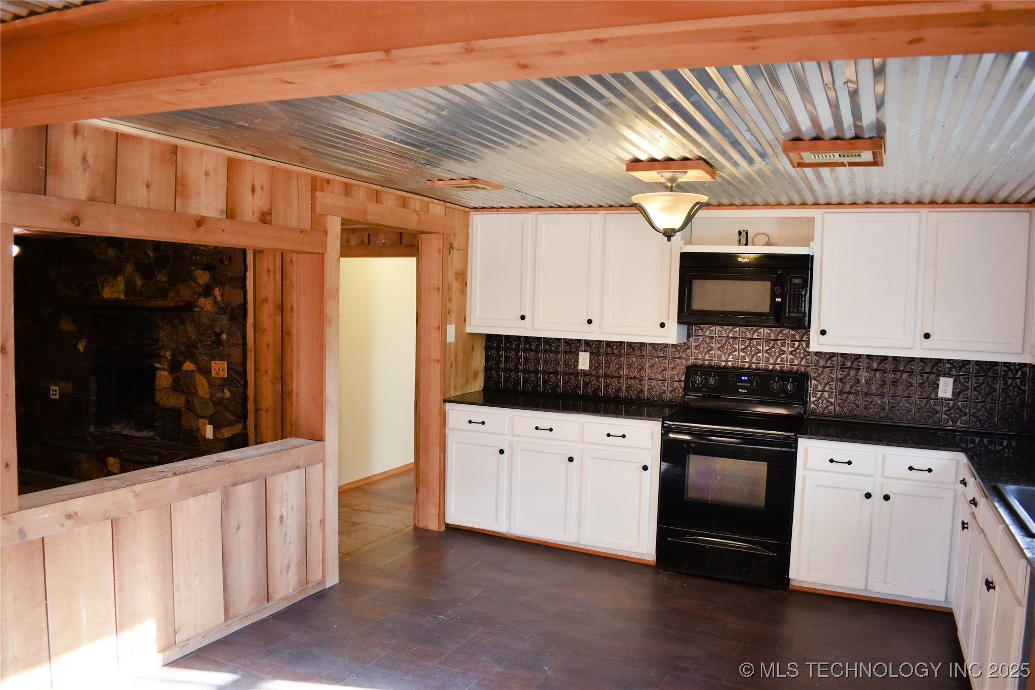 412098 E 1920 Road Property Photo 16