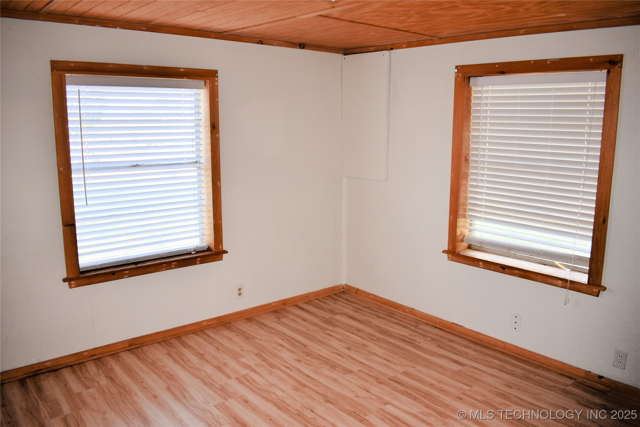 412098 E 1920 Road Property Photo 29