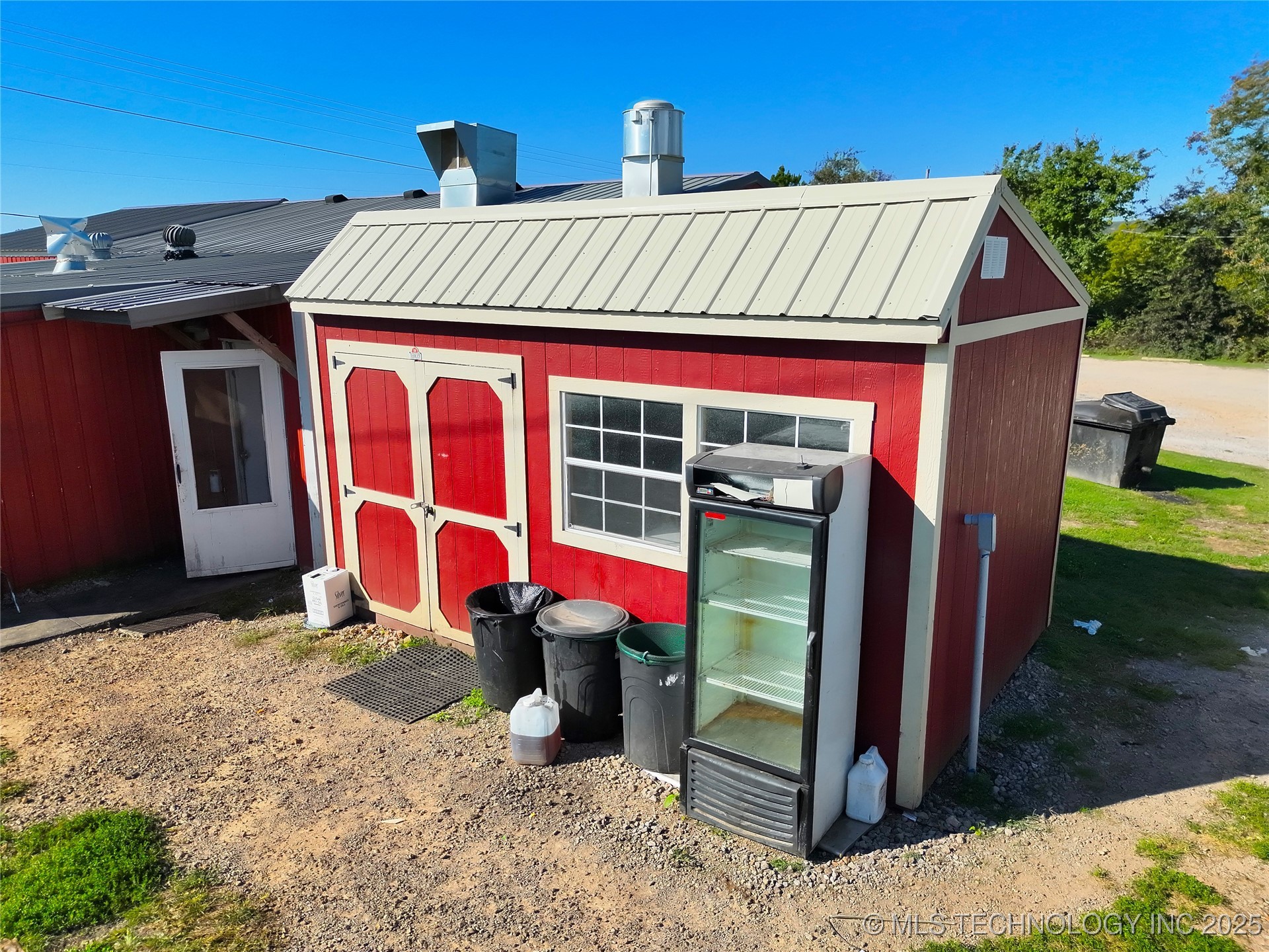 905 W Blackjack Street Property Photo 4