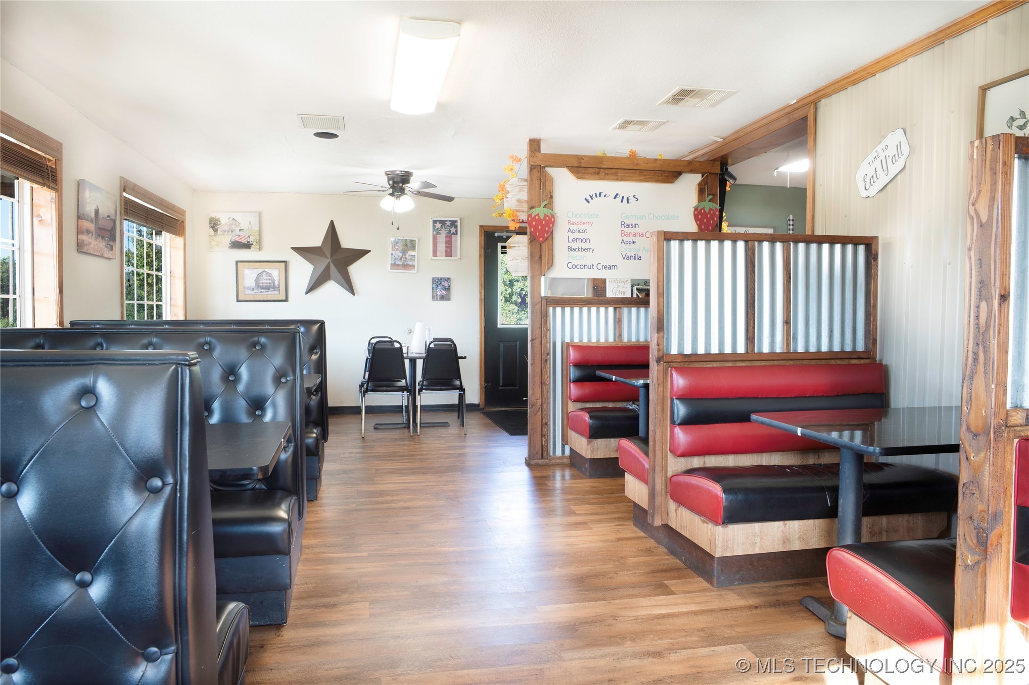 905 W Blackjack Street Property Photo 8