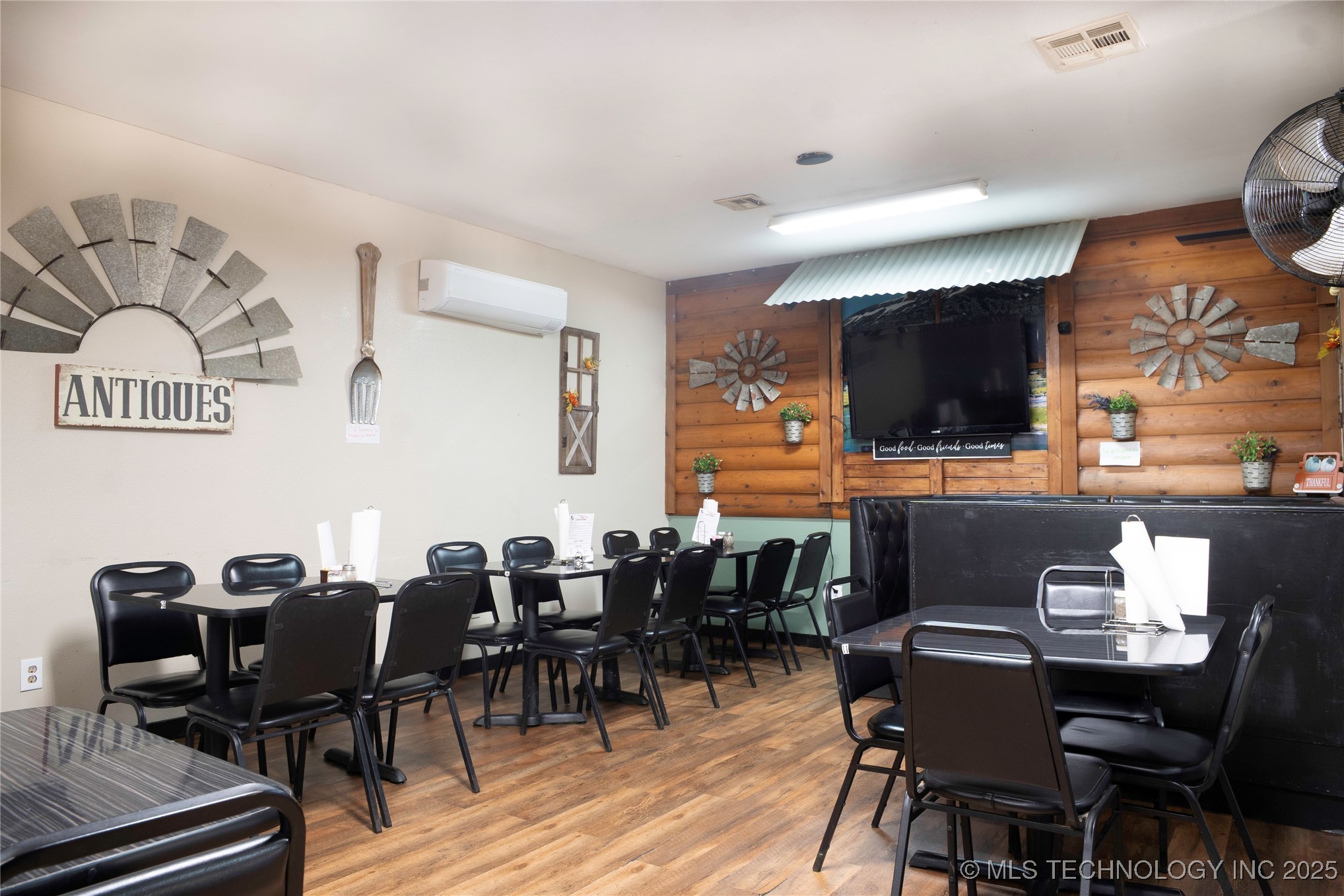 905 W Blackjack Street Property Photo 9