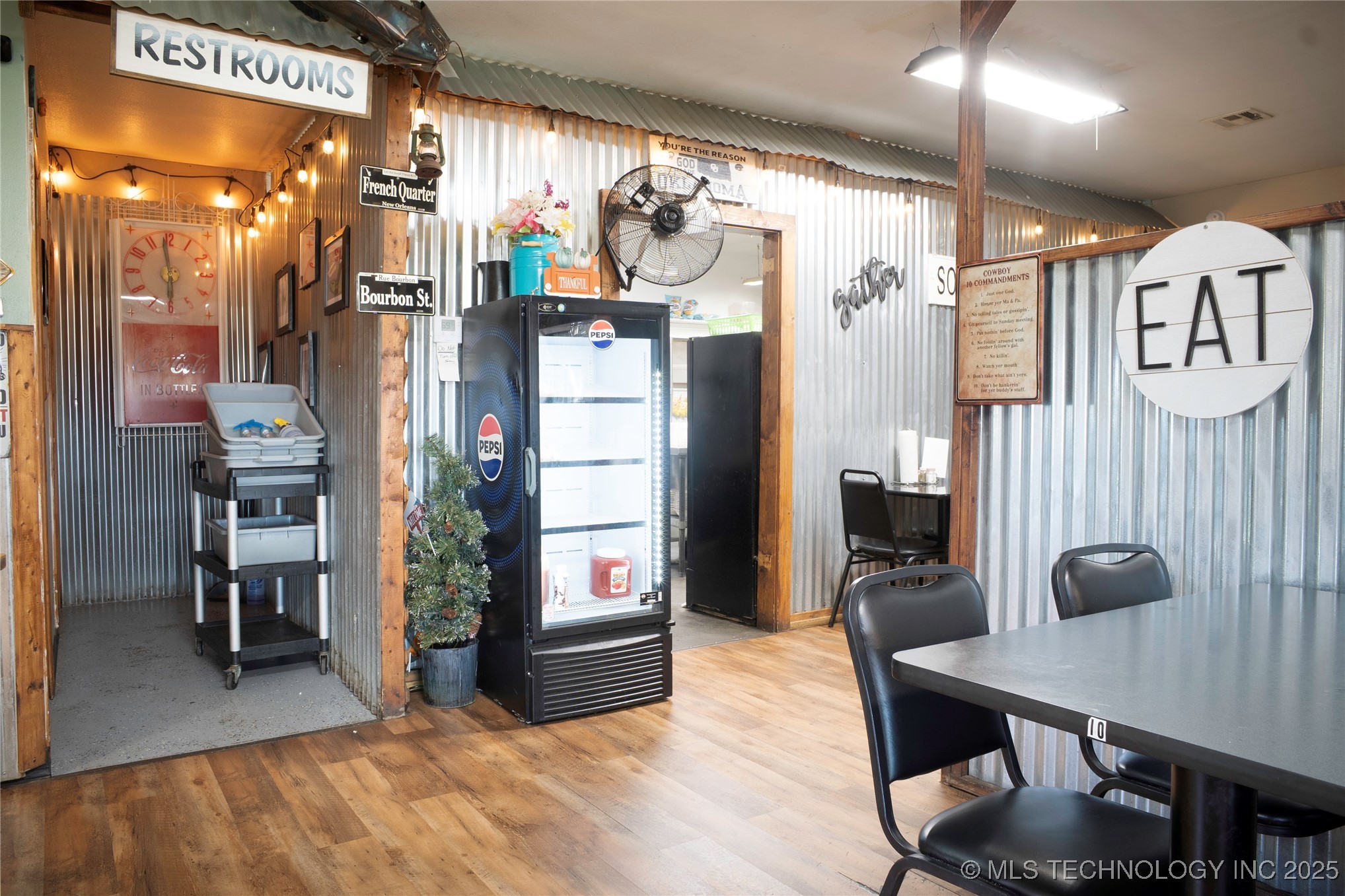 905 W Blackjack Street Property Photo 11