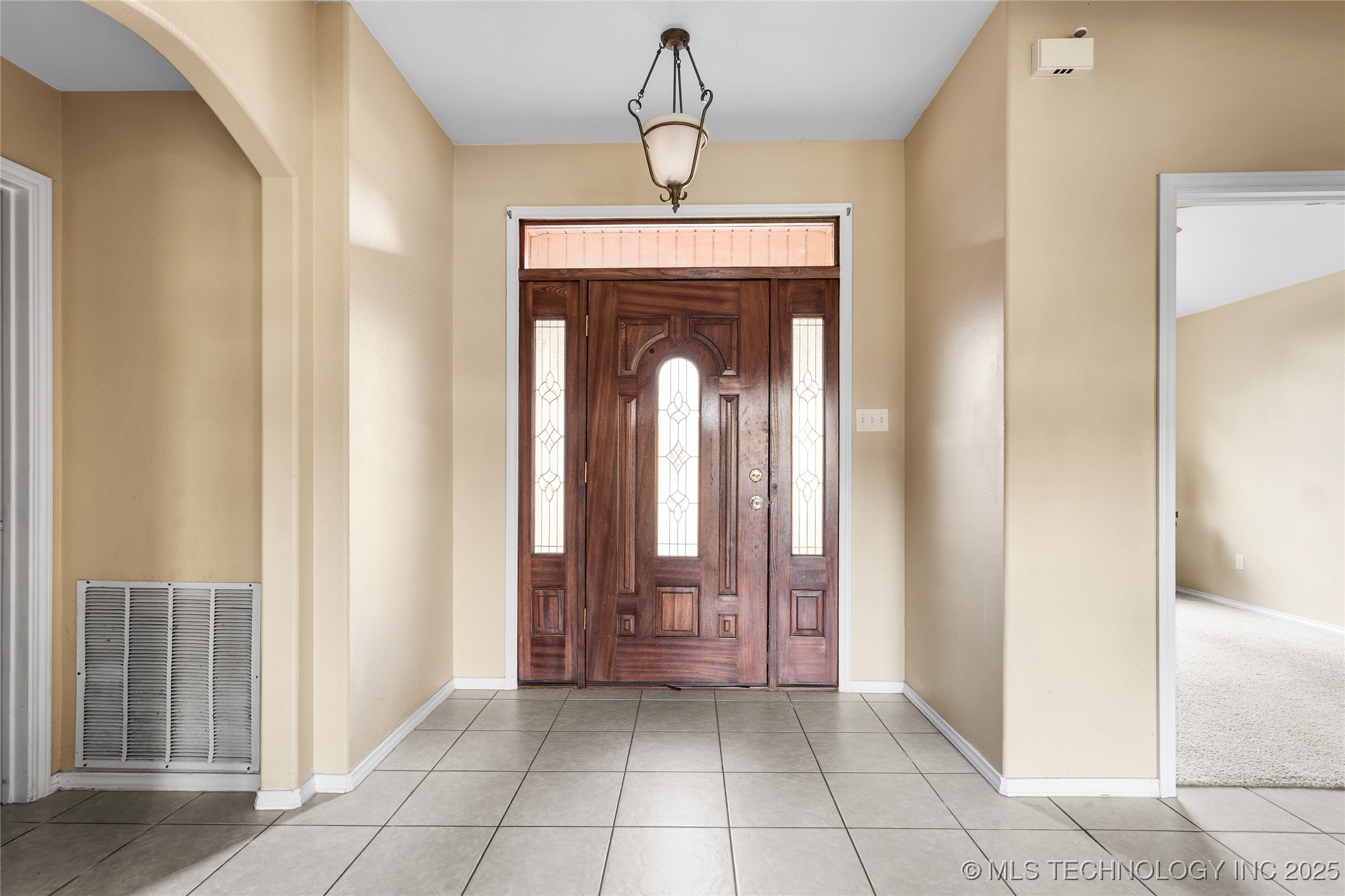 501 Mayall Property Photo 3