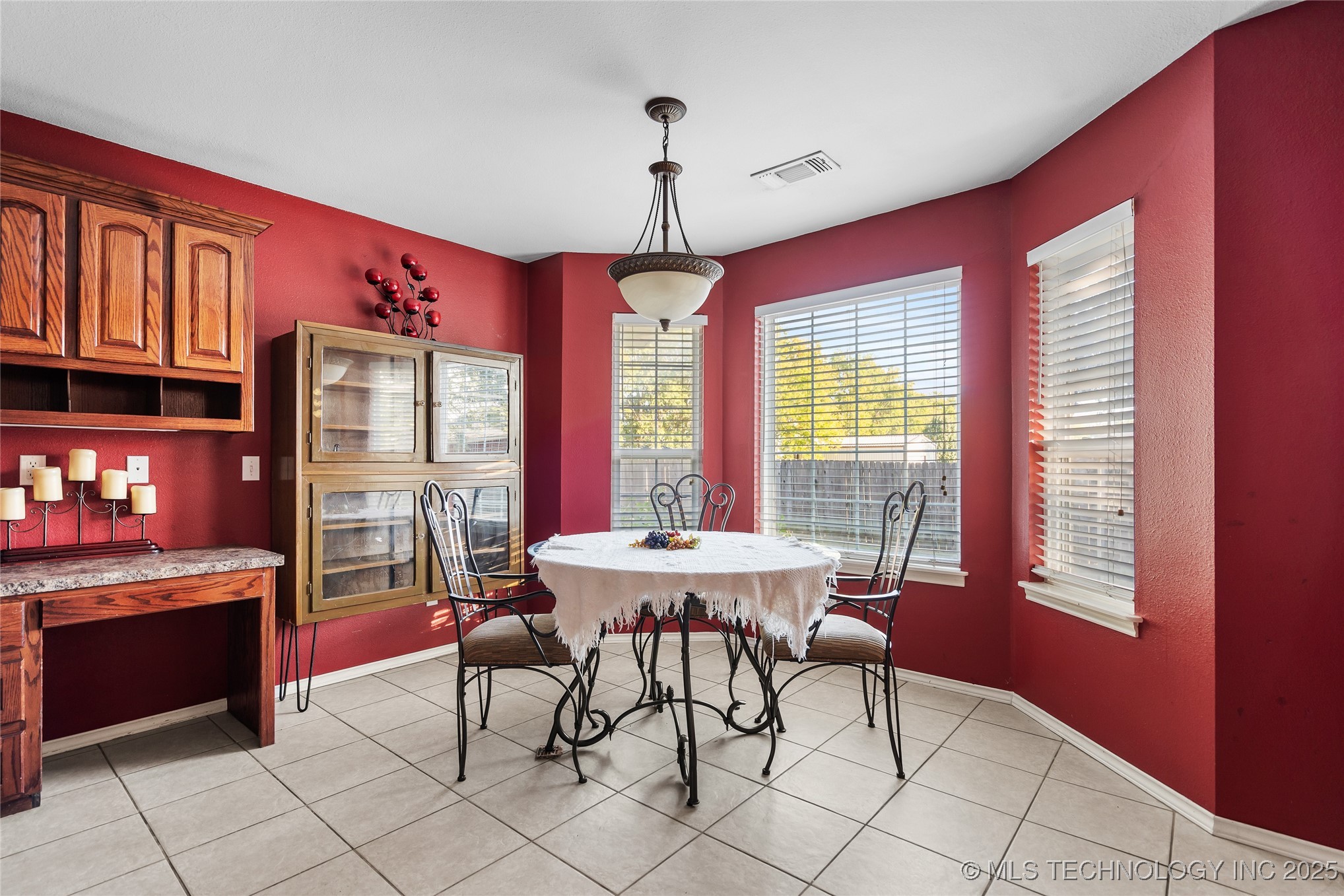 501 Mayall Property Photo 8