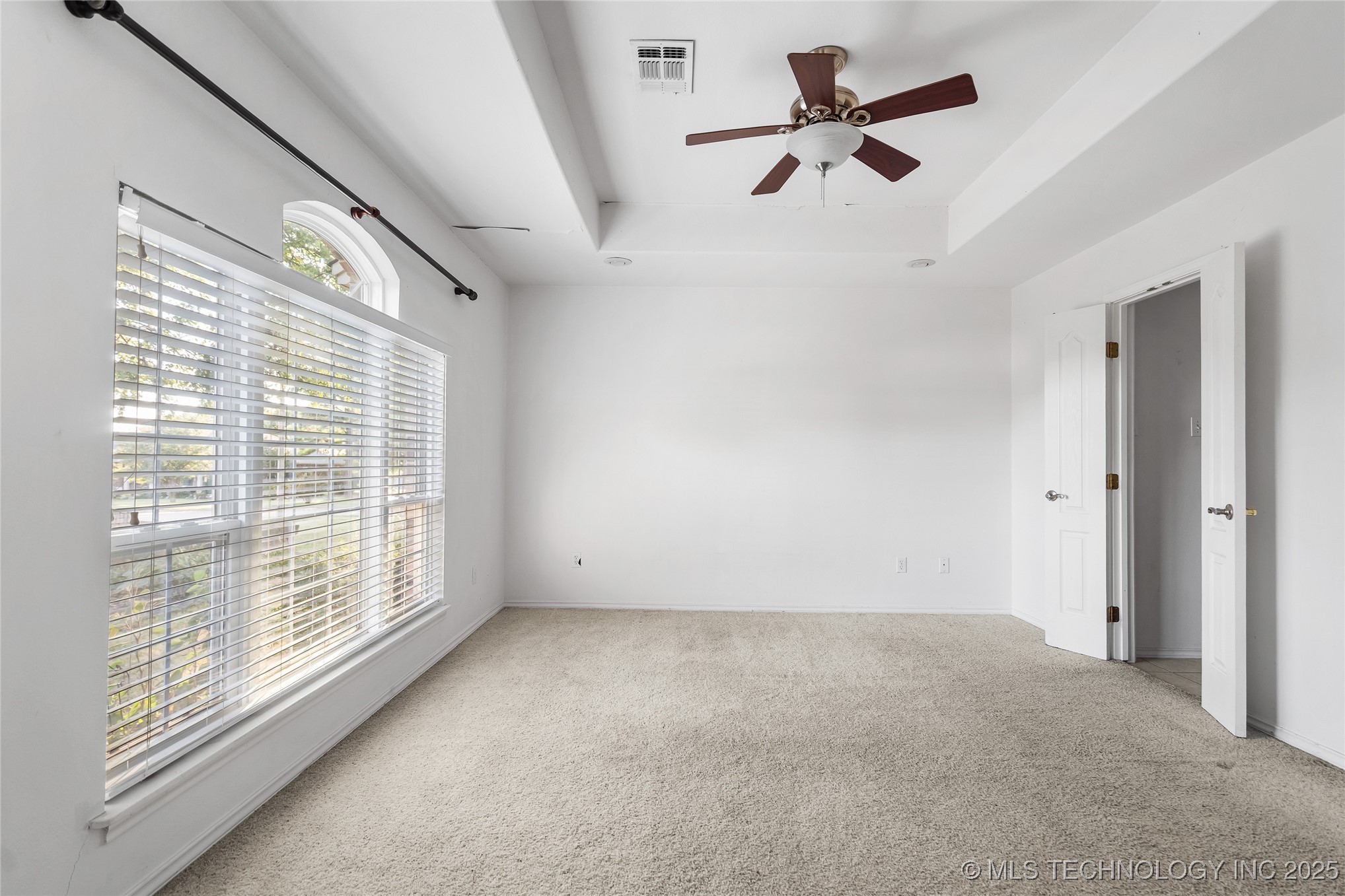 501 Mayall Property Photo 13