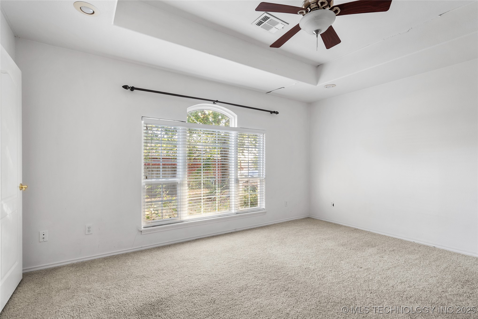 501 Mayall Property Photo 14