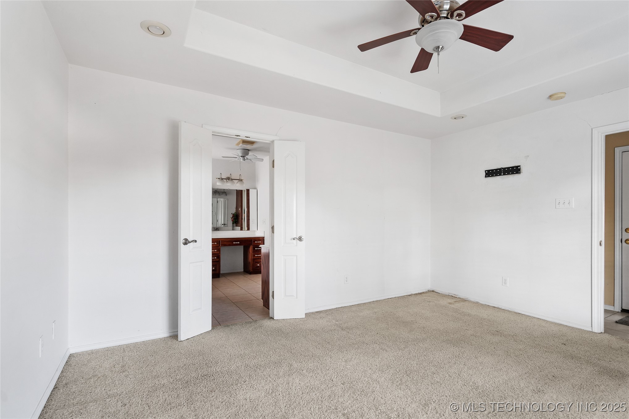 501 Mayall Property Photo 15