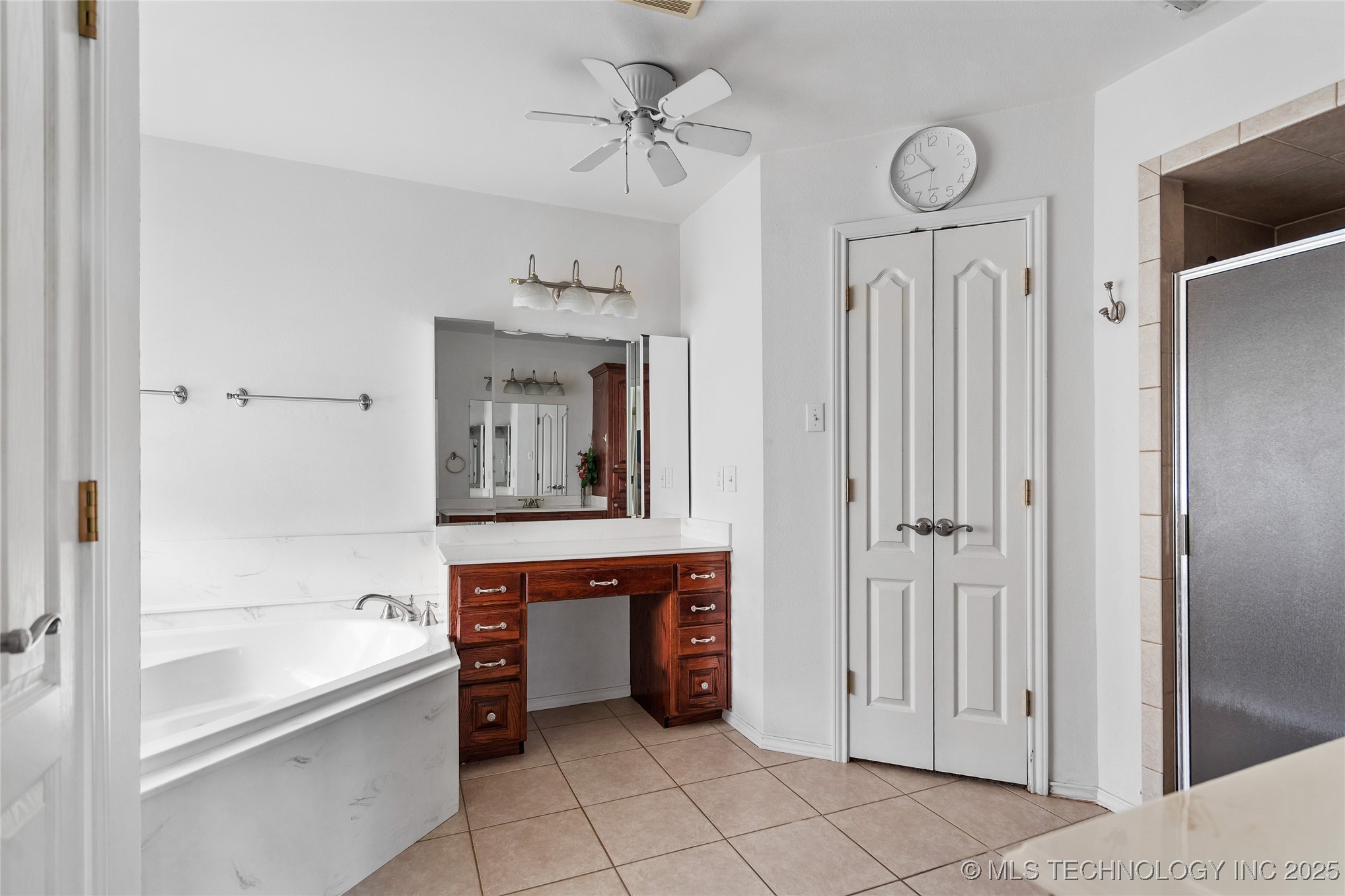 501 Mayall Property Photo 16