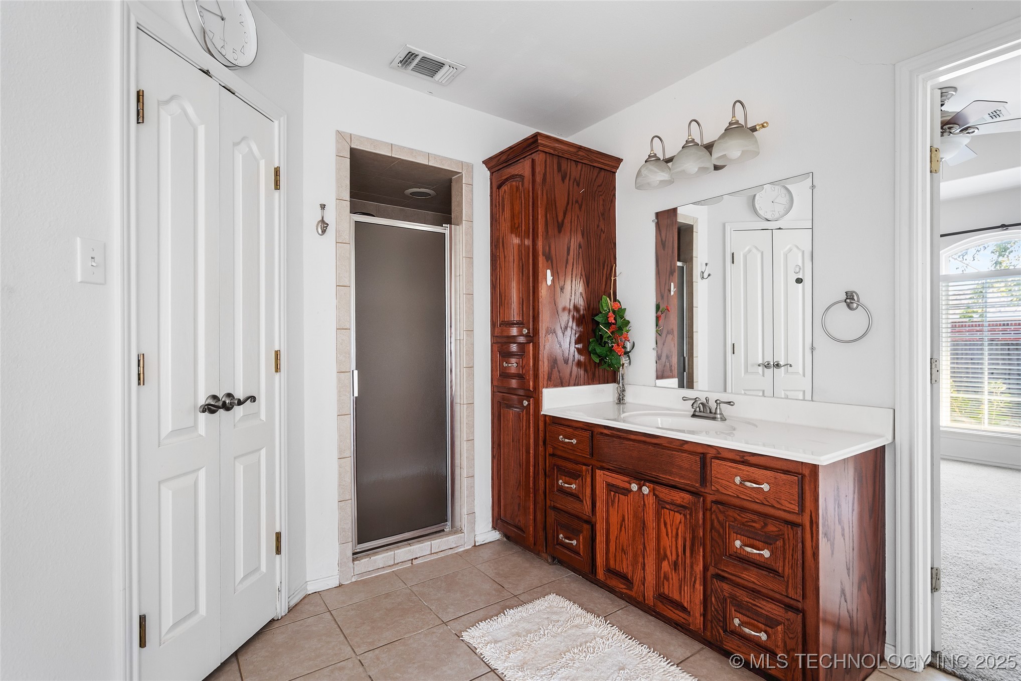 501 Mayall Property Photo 17