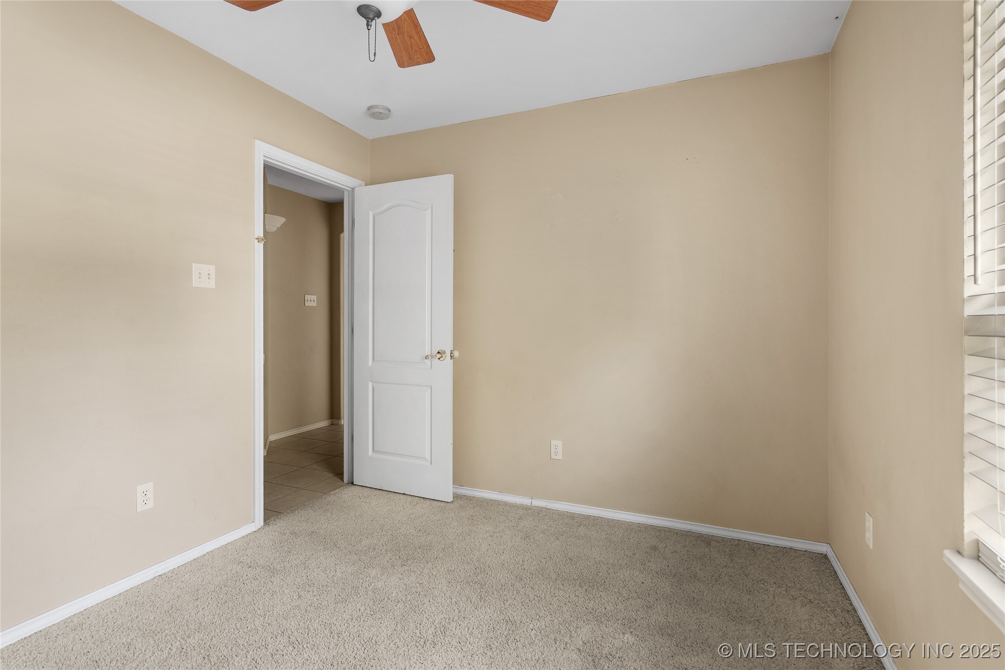 501 Mayall Property Photo 23