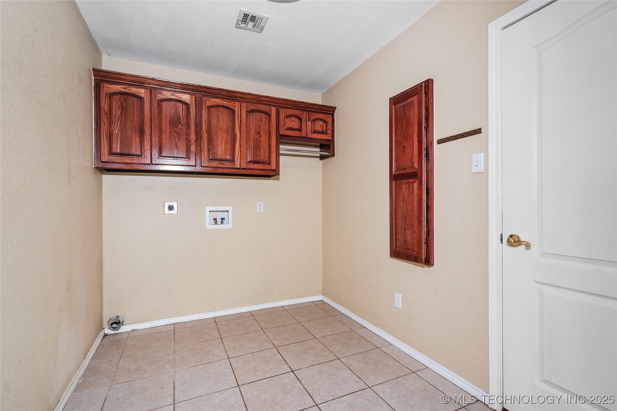 501 Mayall Property Photo 24