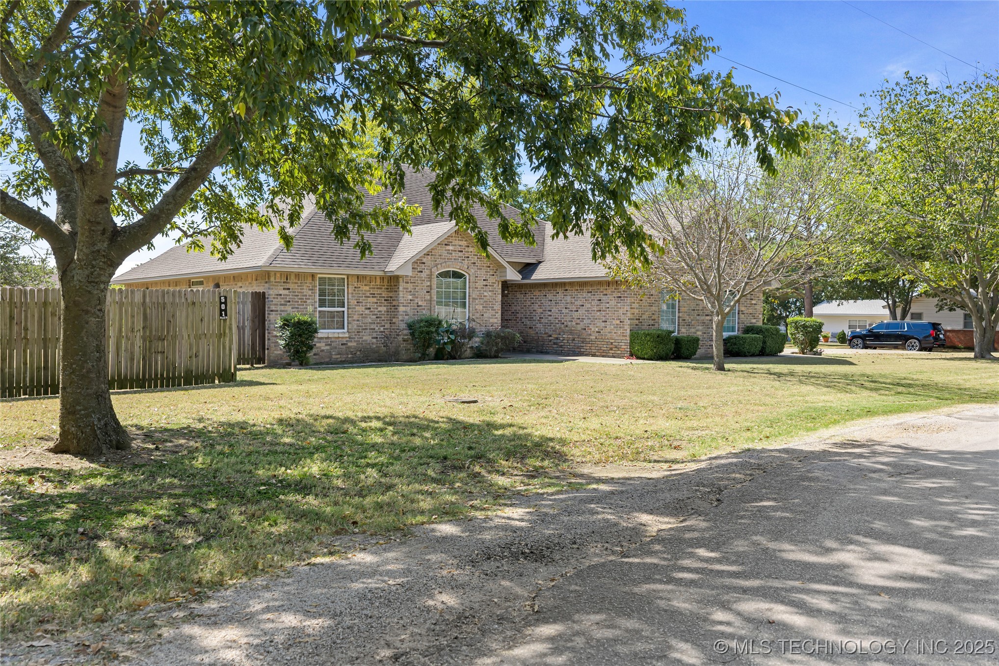 501 Mayall Property Photo 25