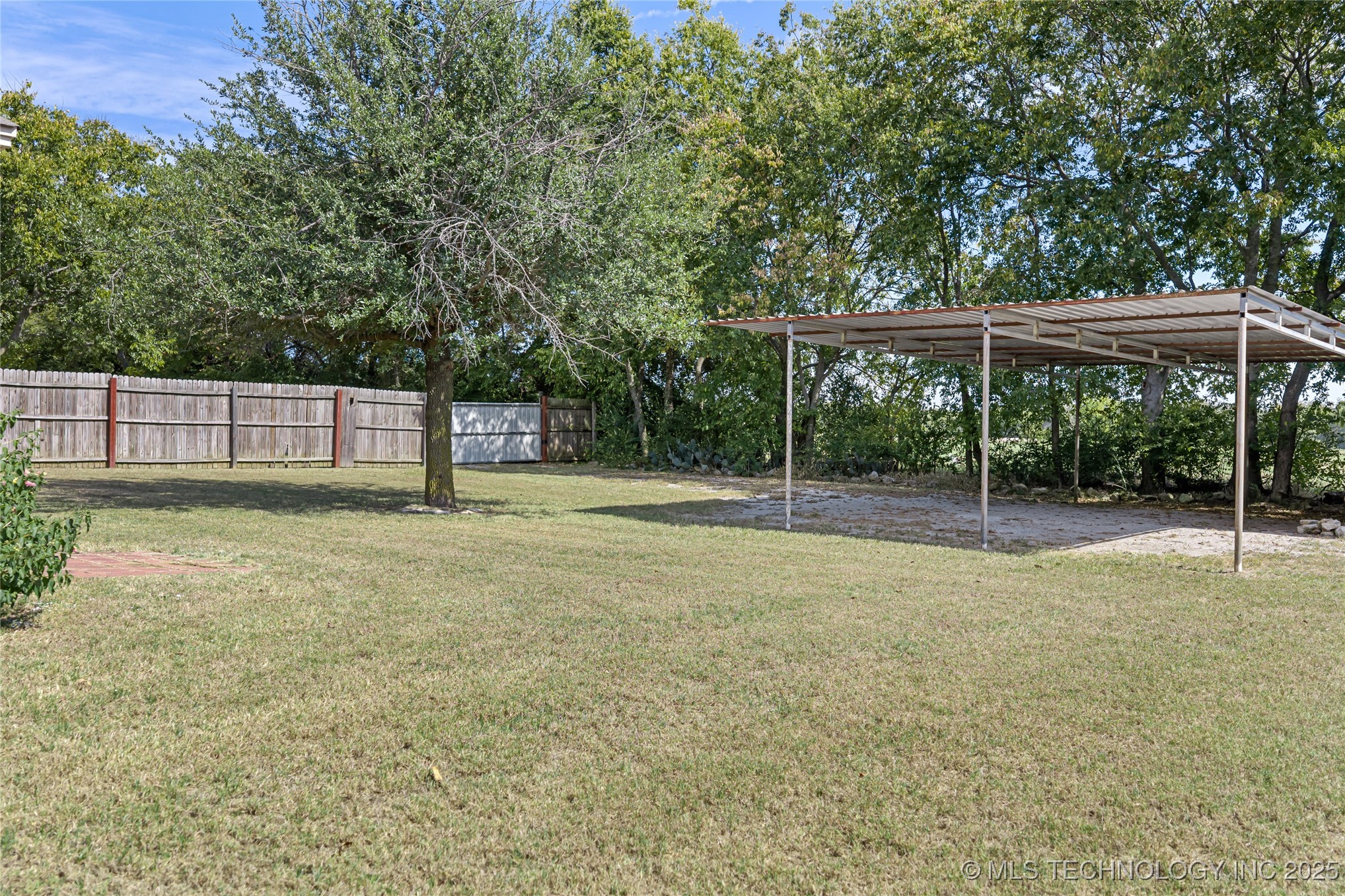 501 Mayall Property Photo 34