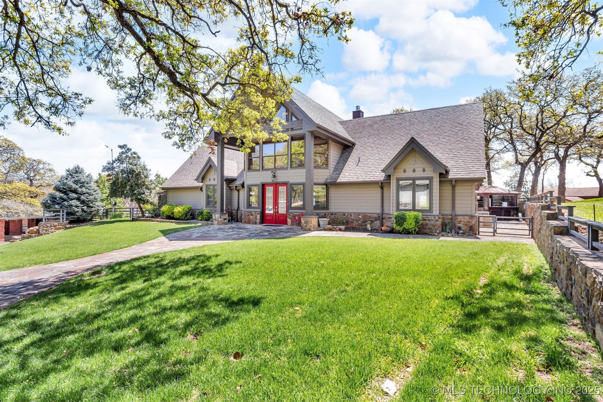 2667 Duguid Lane Property Photo 2