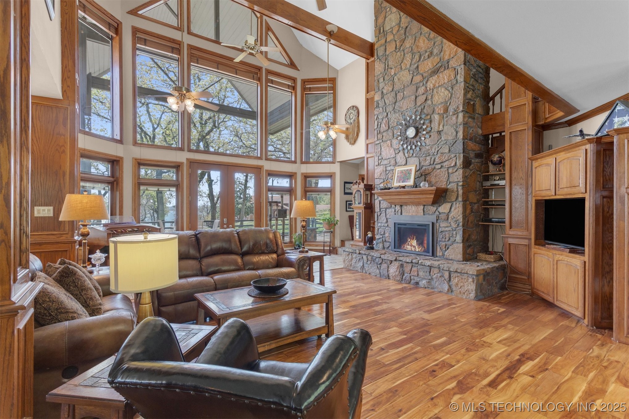 2667 Duguid Lane Property Photo 8