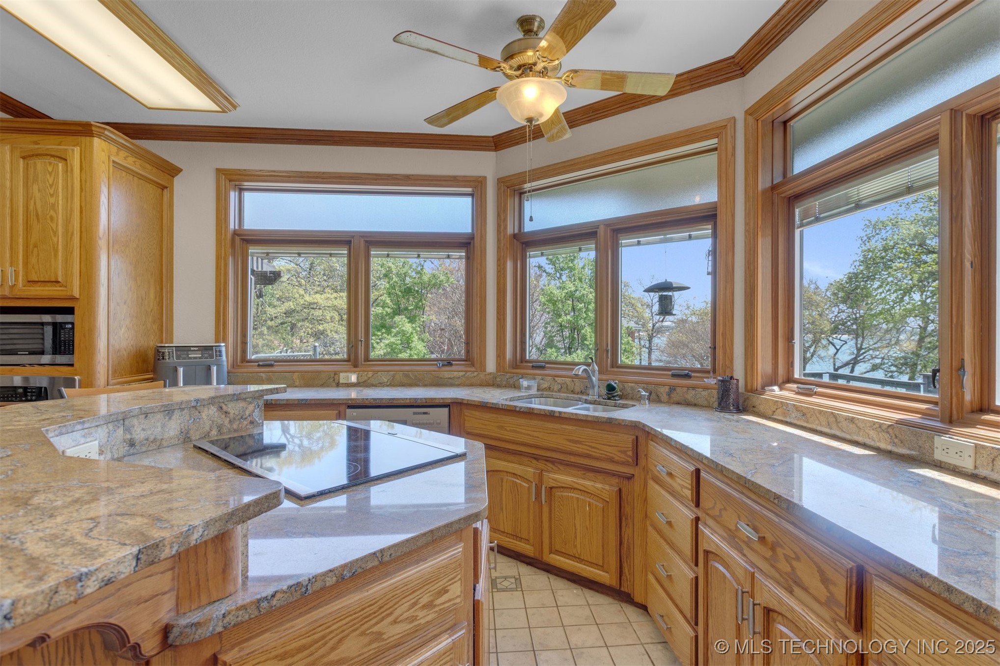 2667 Duguid Lane Property Photo 12