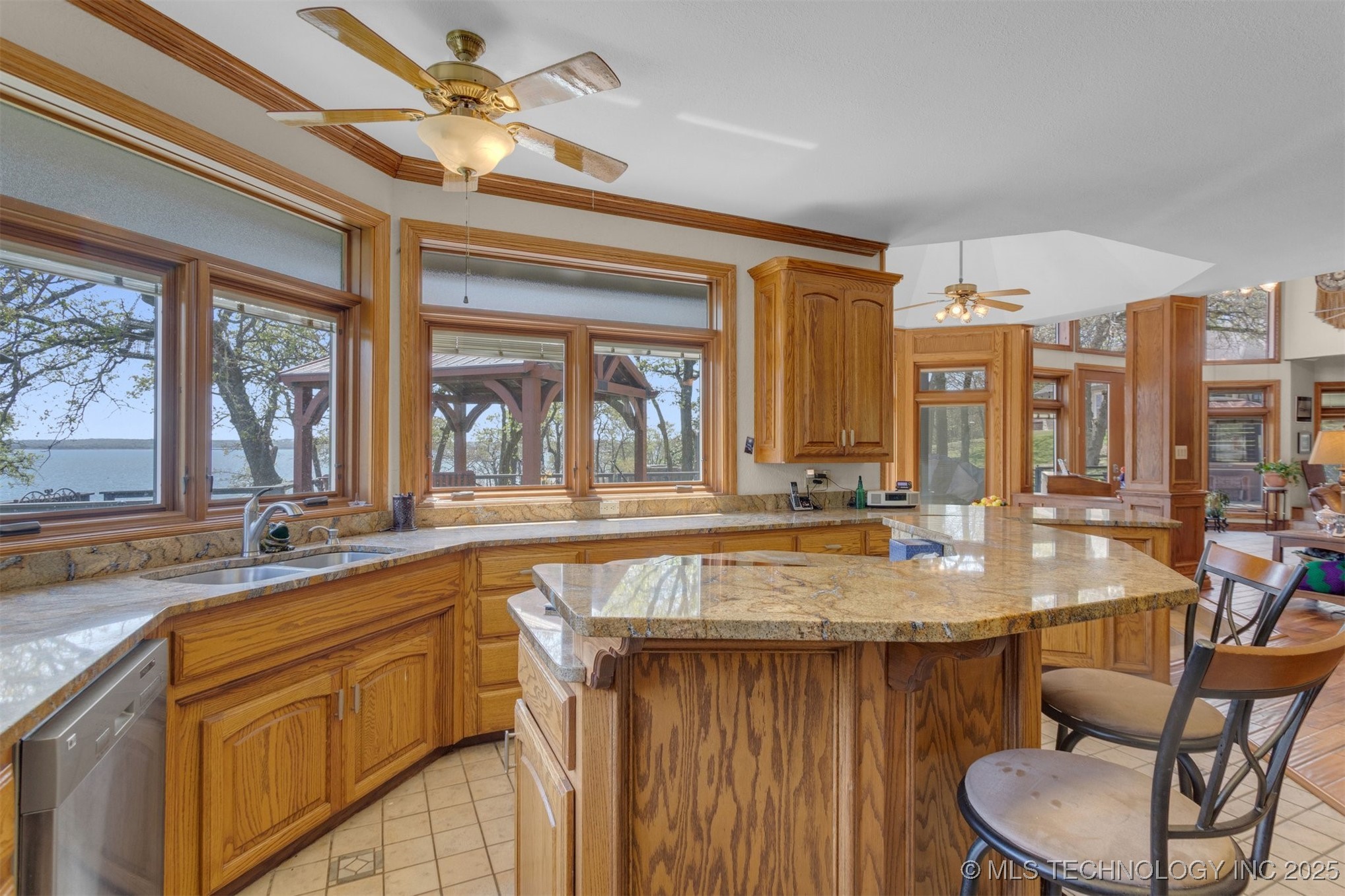 2667 Duguid Lane Property Photo 13