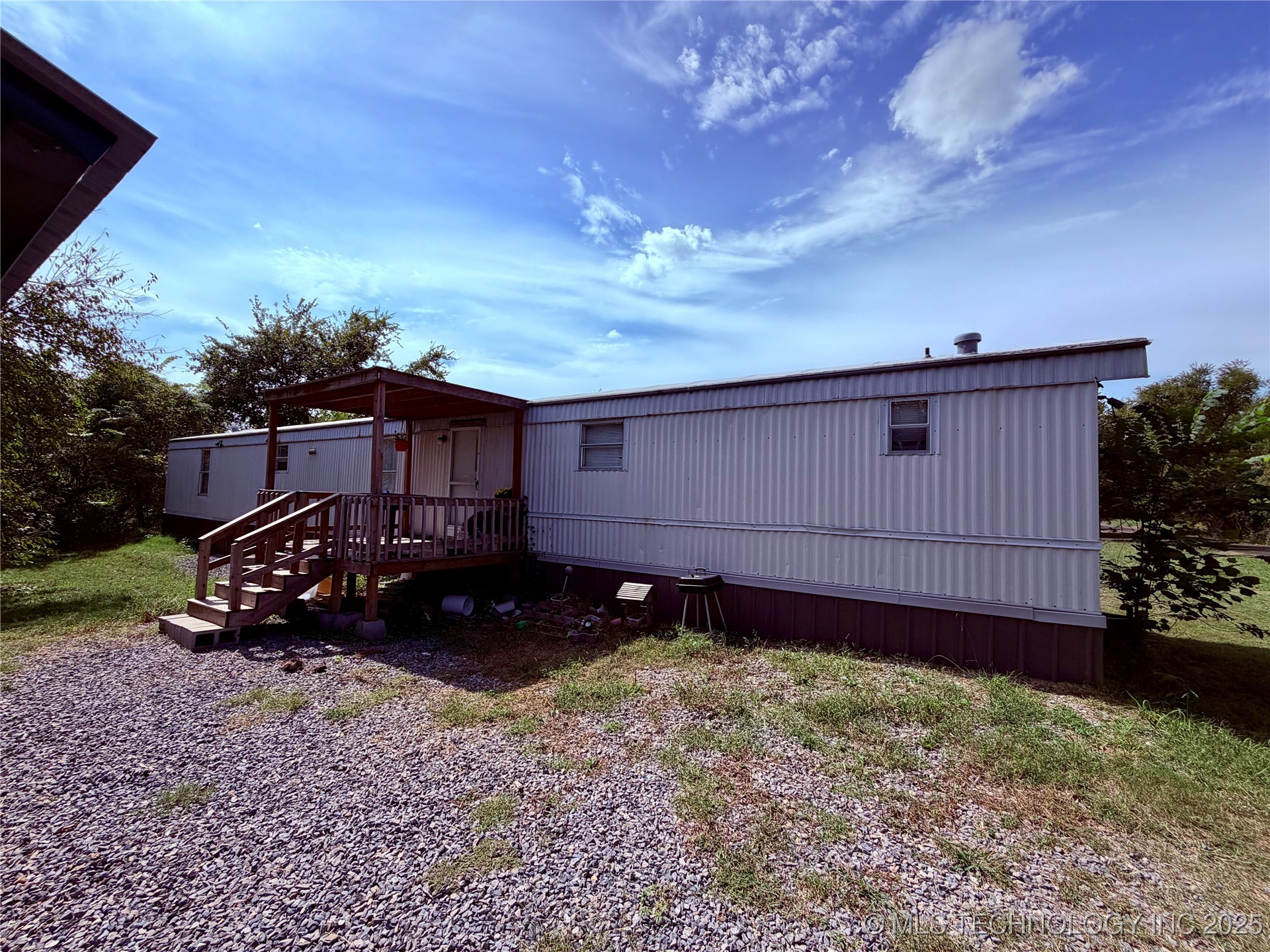 907 Harris Property Photo 2