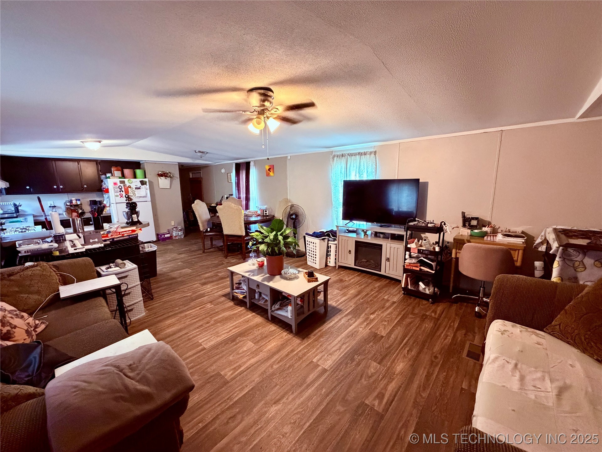 907 Harris Property Photo 4