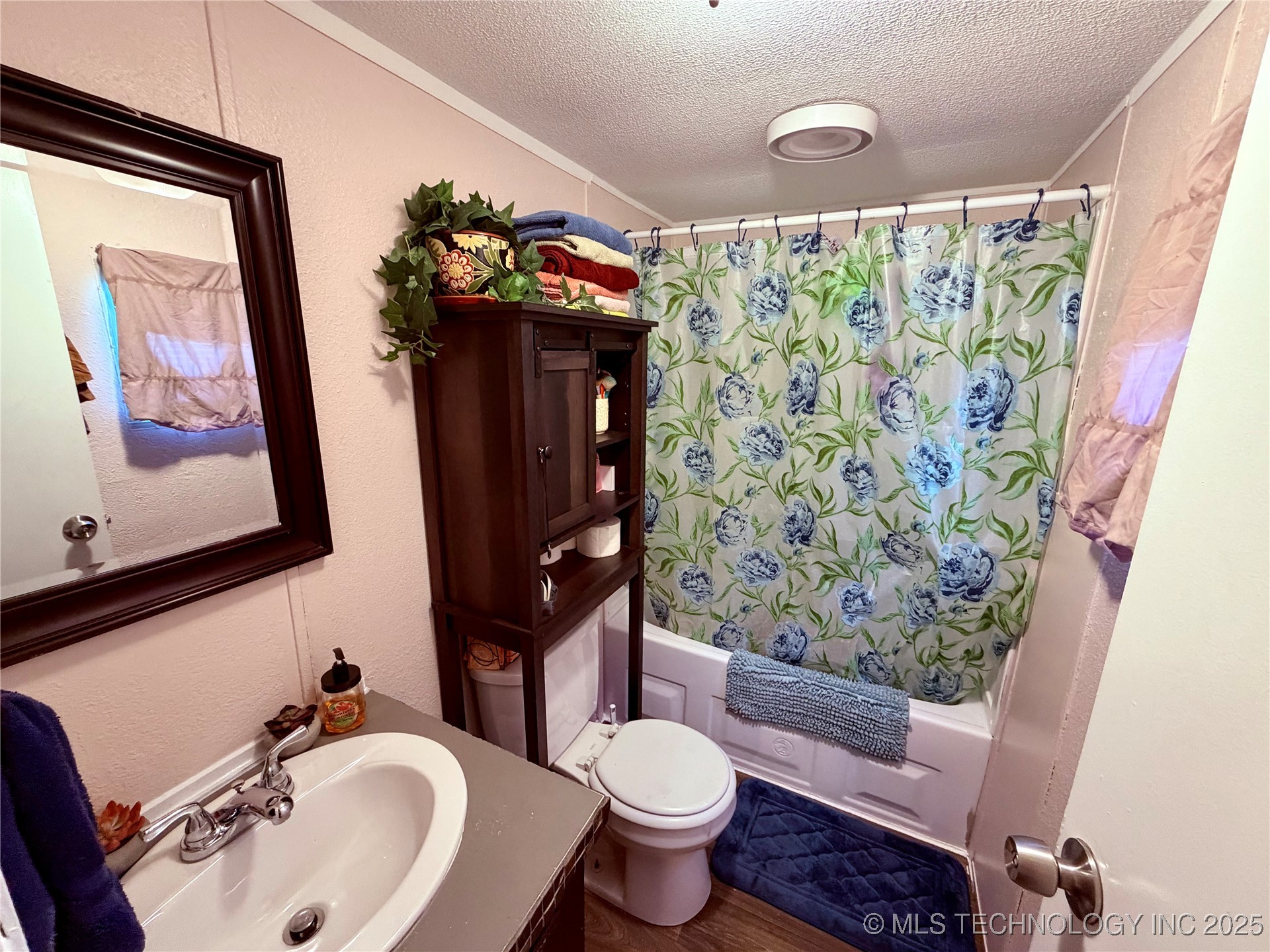 907 Harris Property Photo 8