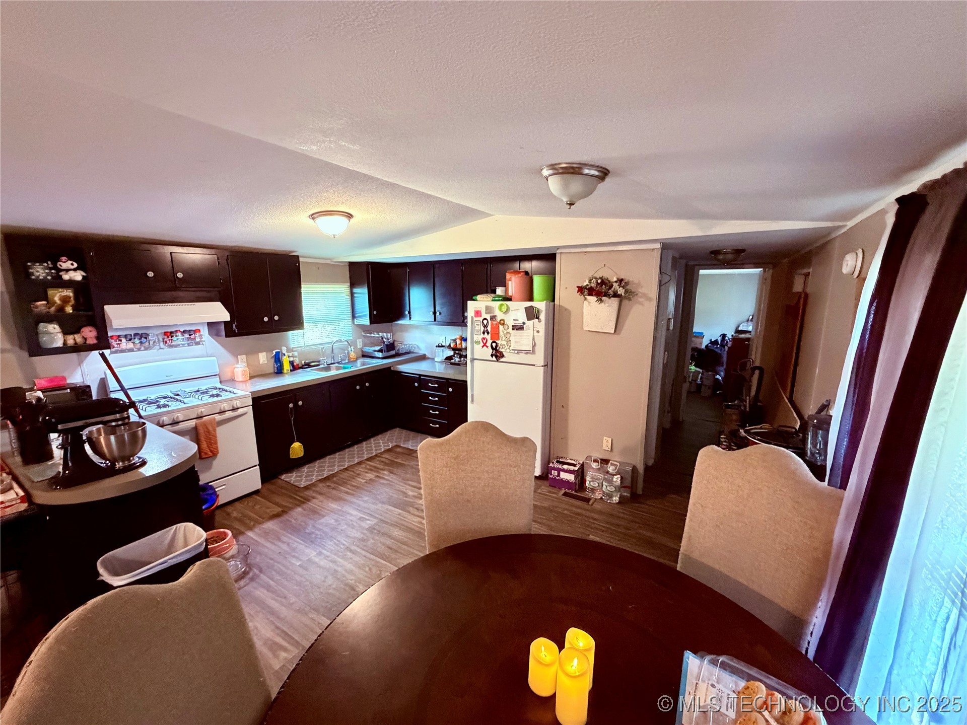 907 Harris Property Photo 9