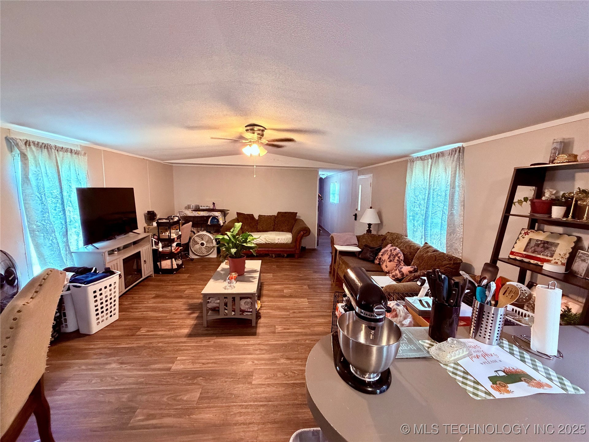 907 Harris Property Photo 10