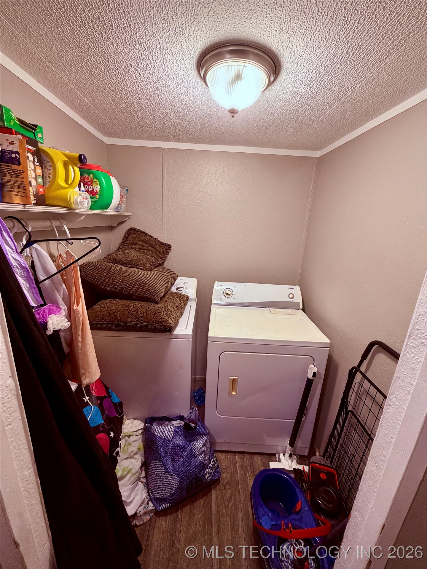 907 Harris Property Photo 12