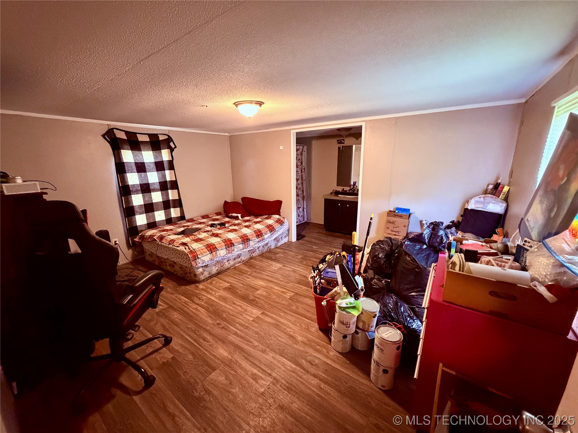 907 Harris Property Photo 13