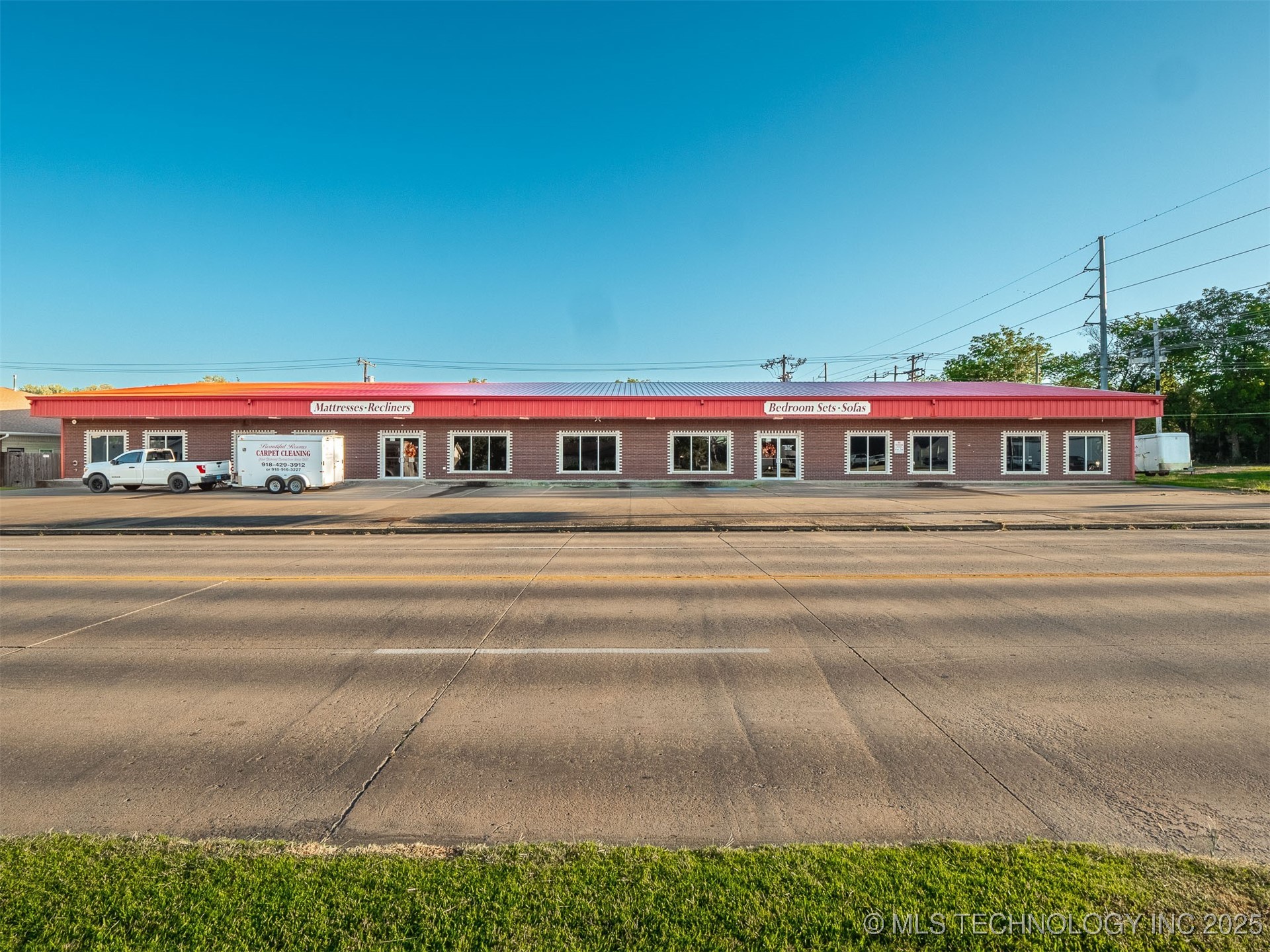 815 E Wyandotte Property Photo 2