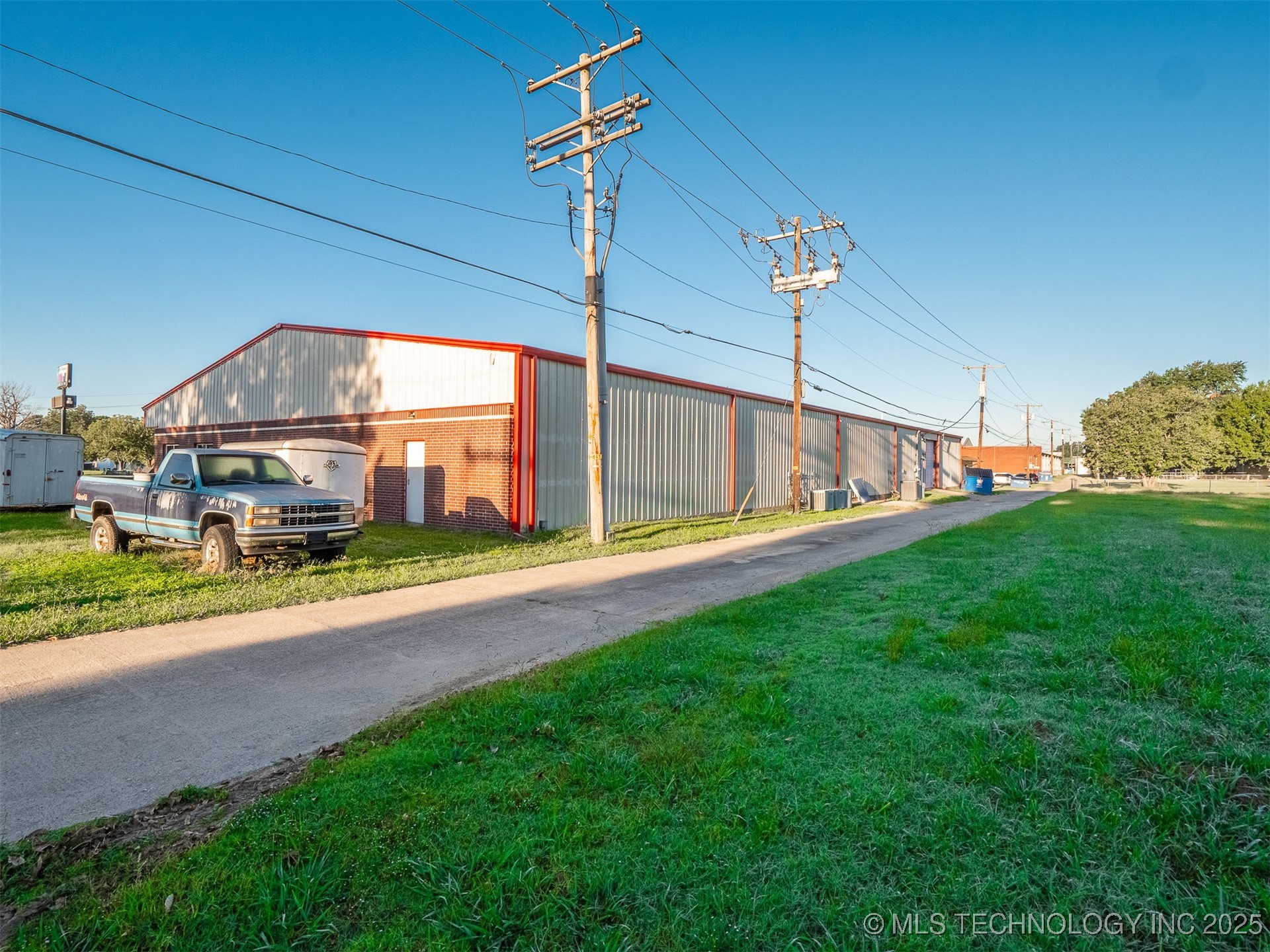 815 E Wyandotte Property Photo 27