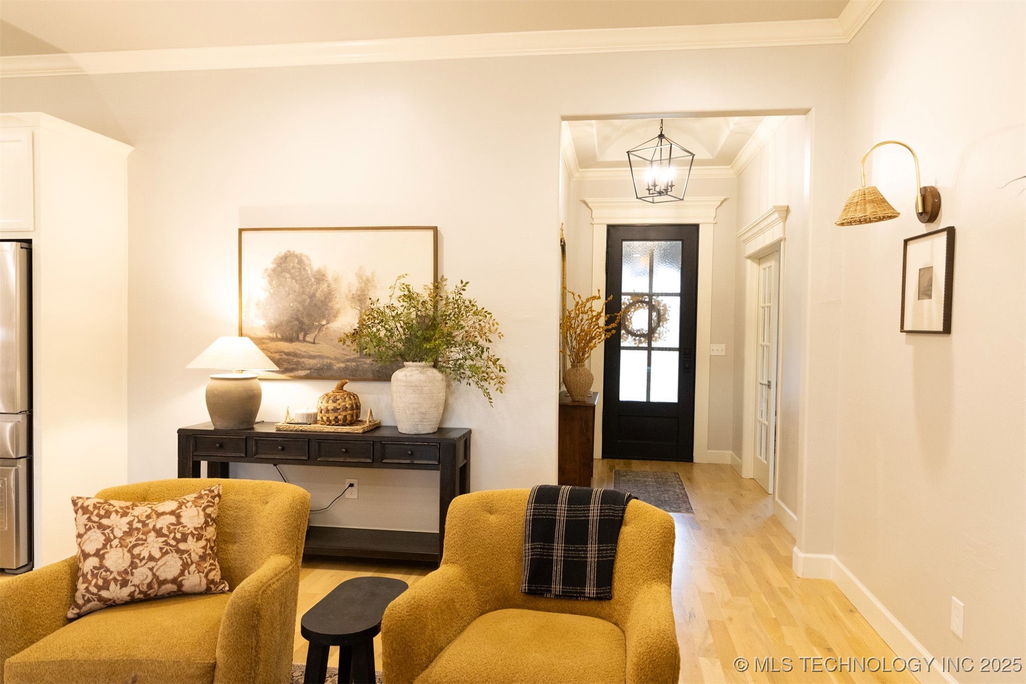 2525 E Northampton Street Property Photo 3