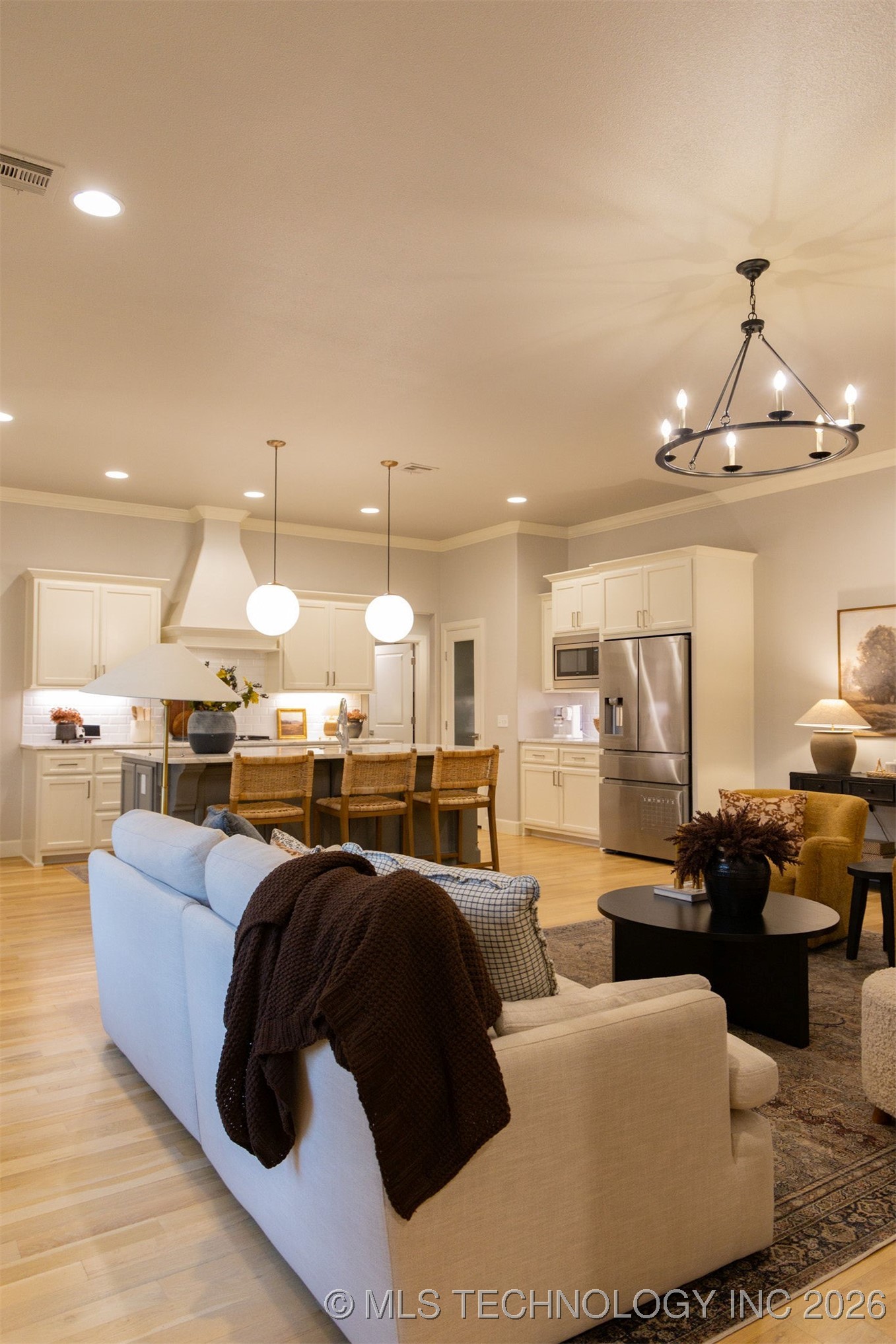 2525 E Northampton Street Property Photo 6