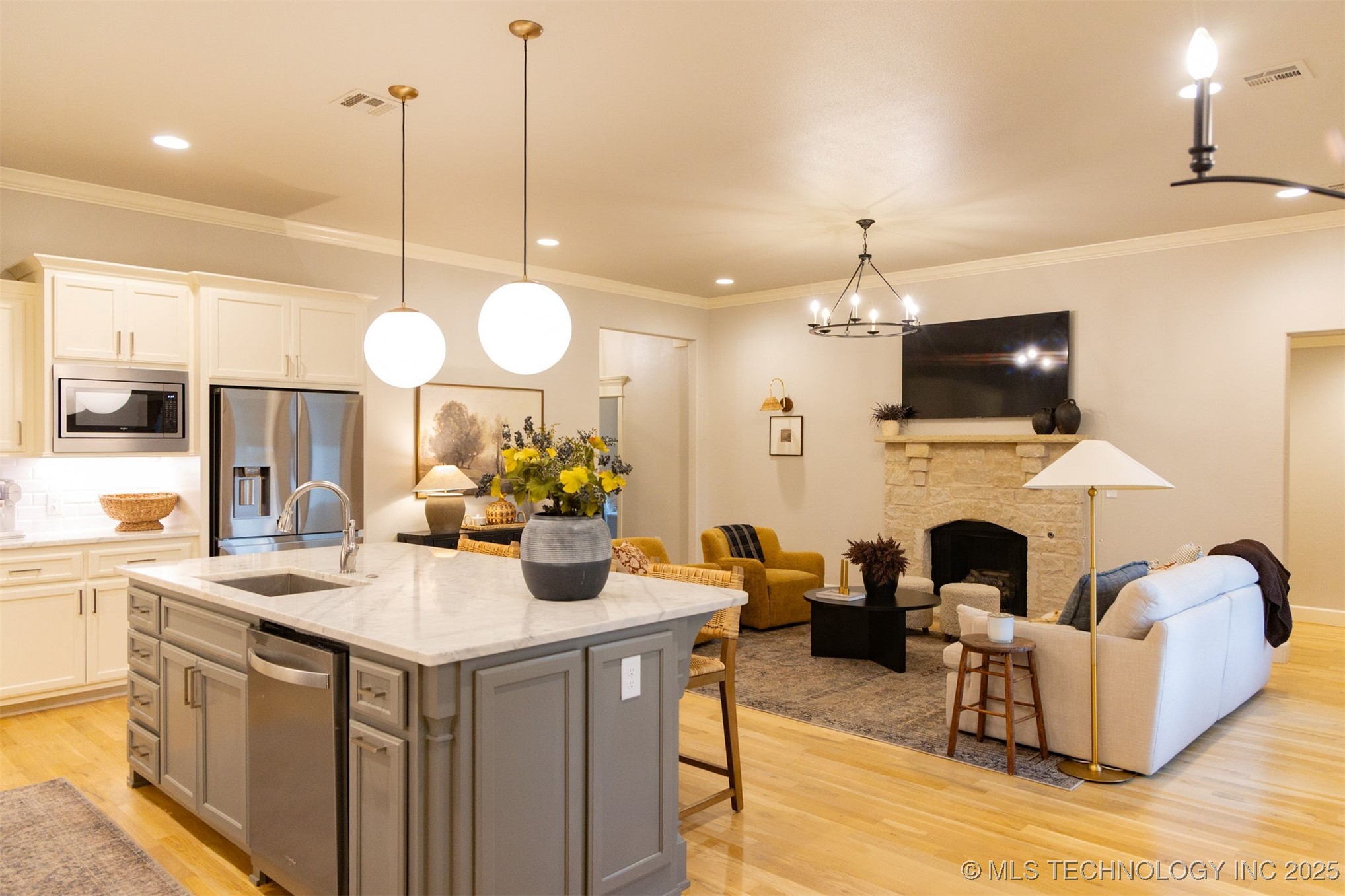 2525 E Northampton Street Property Photo 7