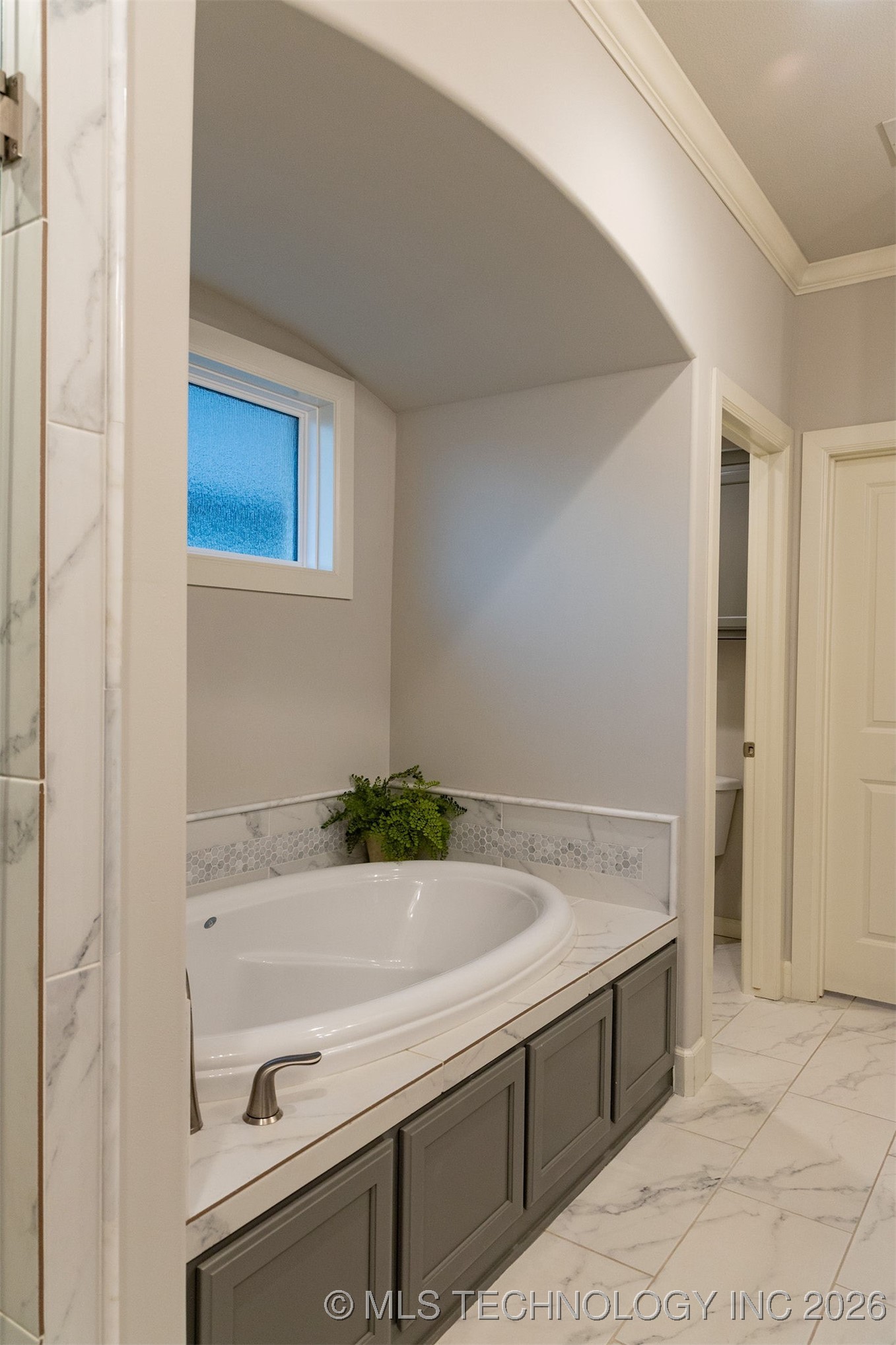 2525 E Northampton Street Property Photo 14