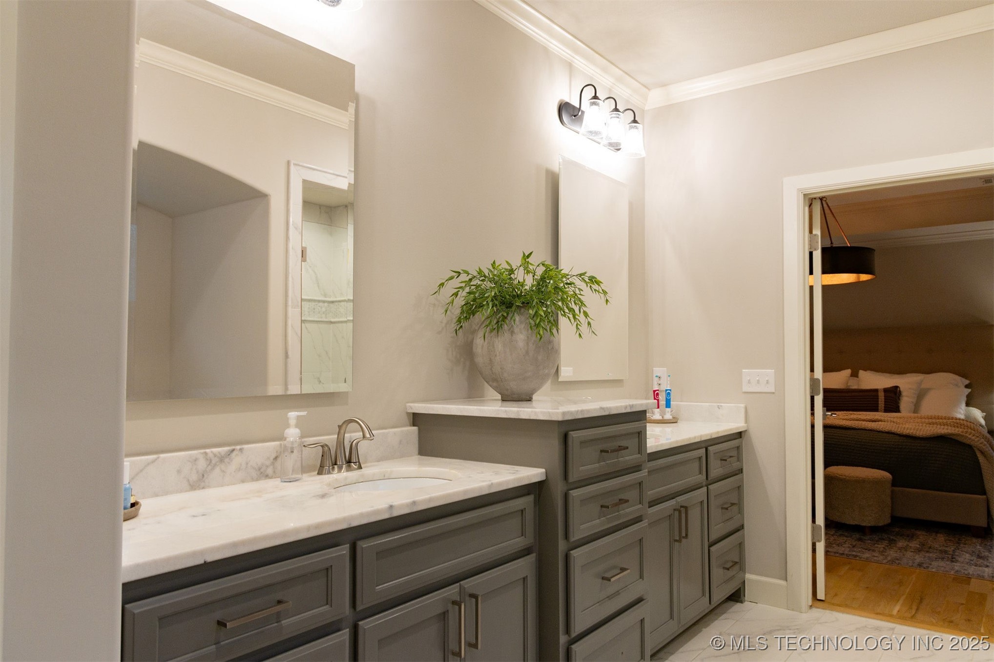 2525 E Northampton Street Property Photo 15