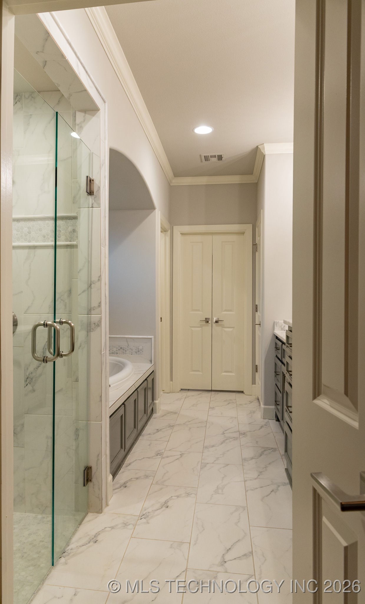 2525 E Northampton Street Property Photo 17