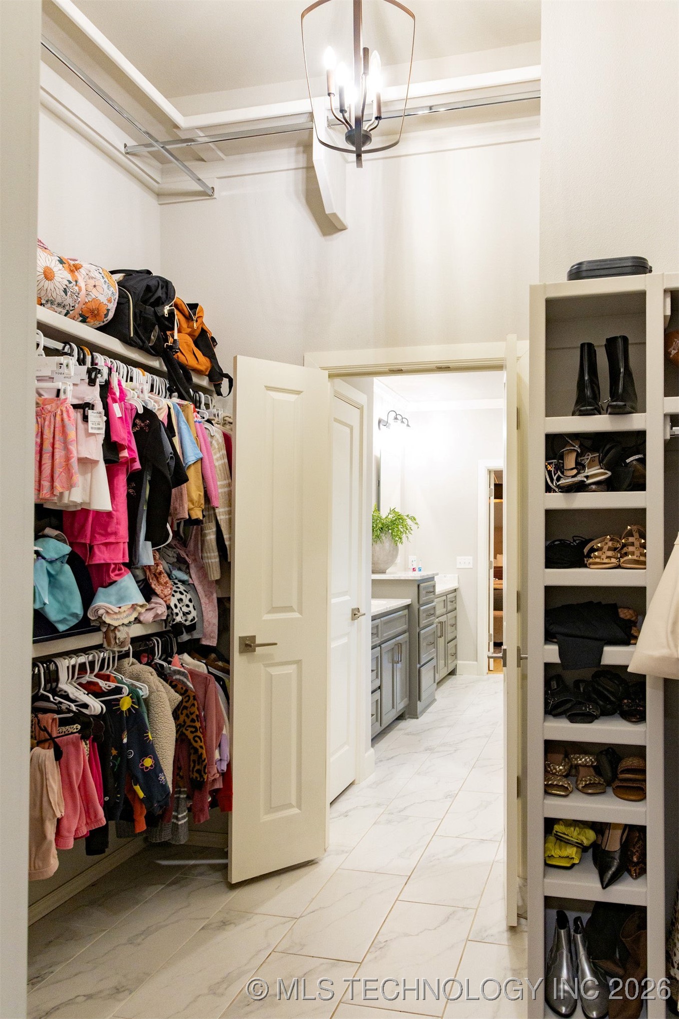 2525 E Northampton Street Property Photo 19