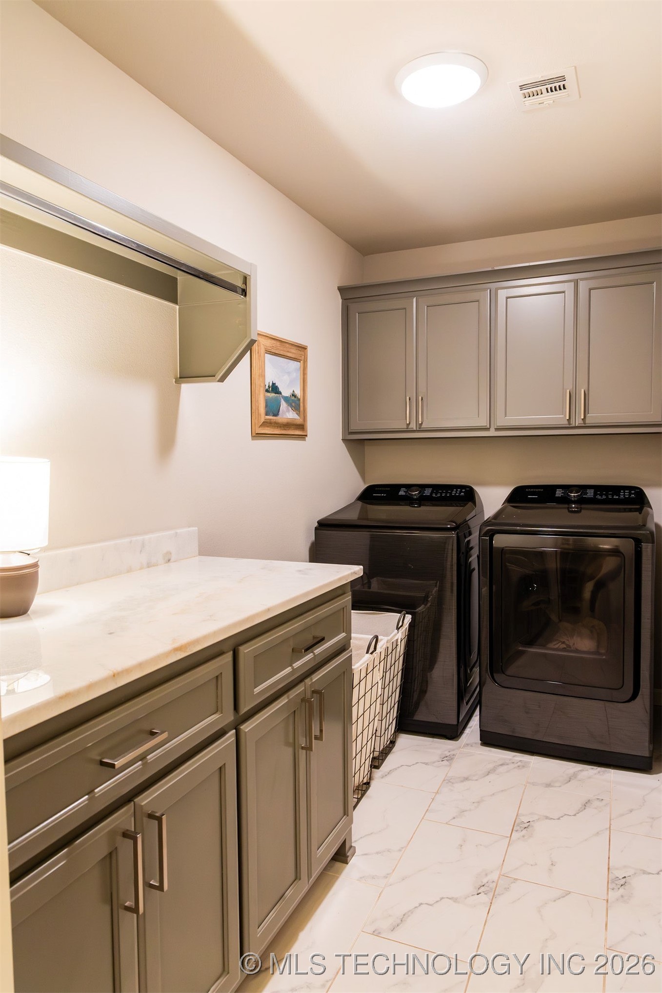 2525 E Northampton Street Property Photo 20