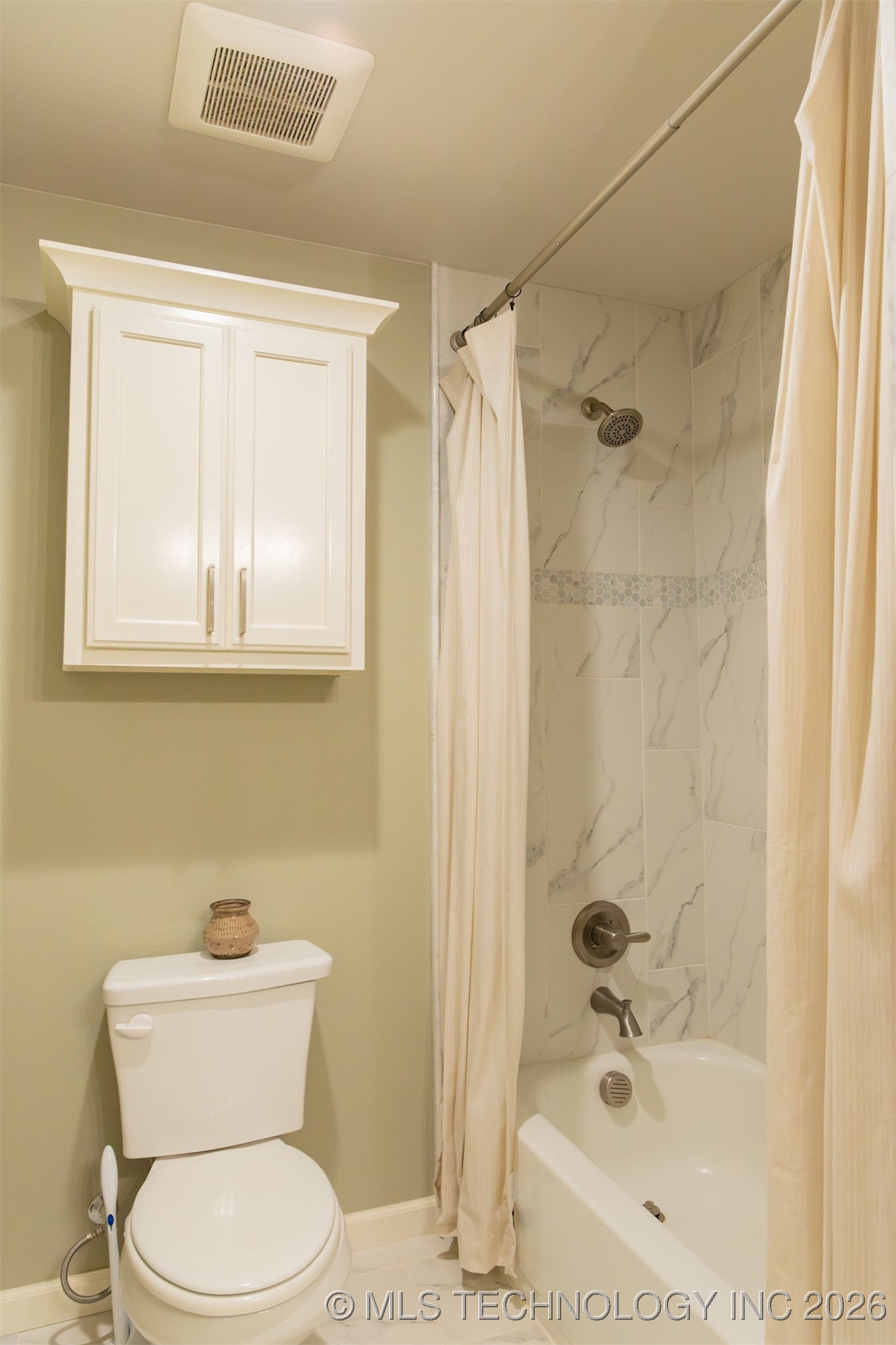 2525 E Northampton Street Property Photo 23