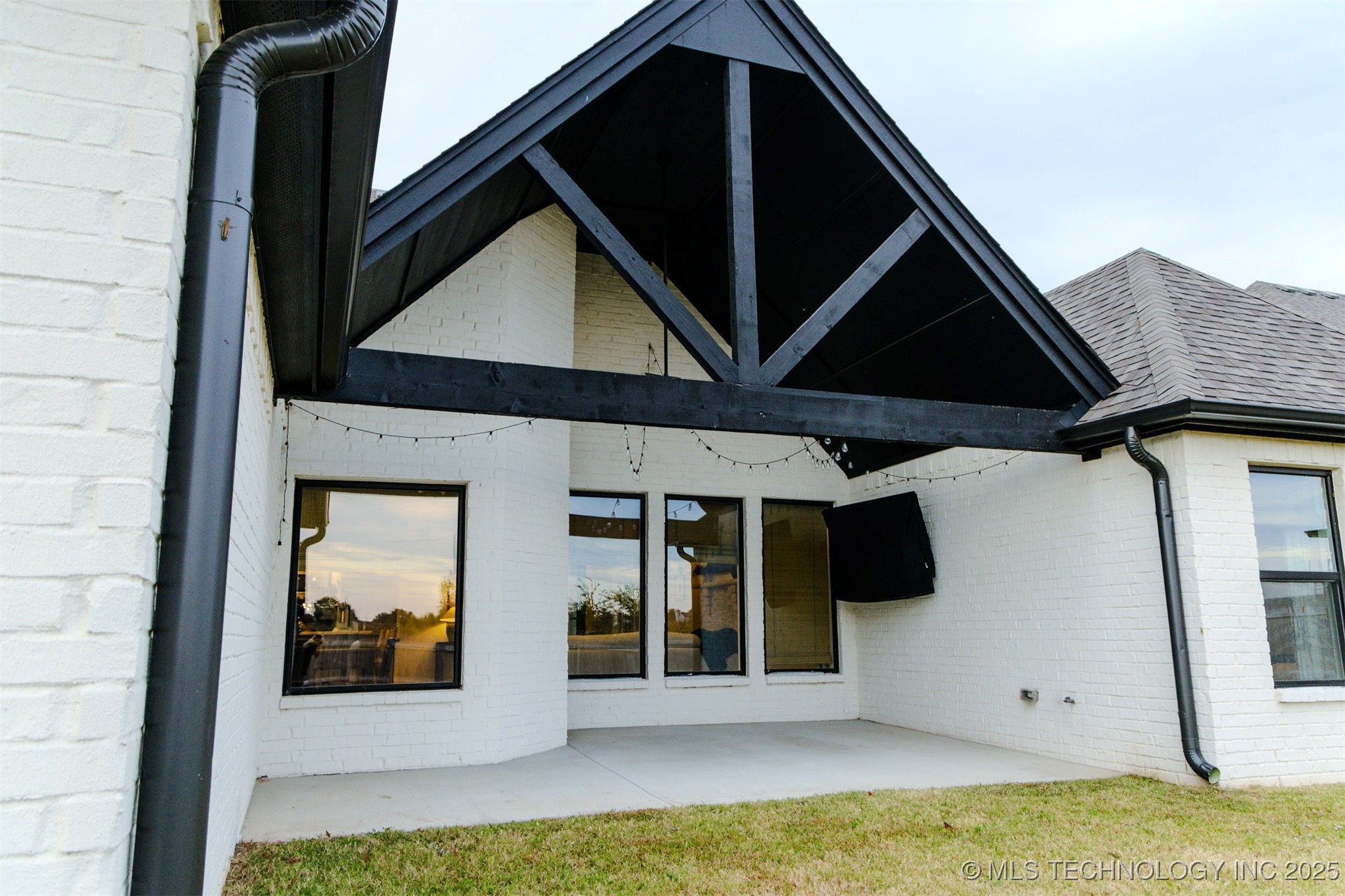 2525 E Northampton Street Property Photo 27